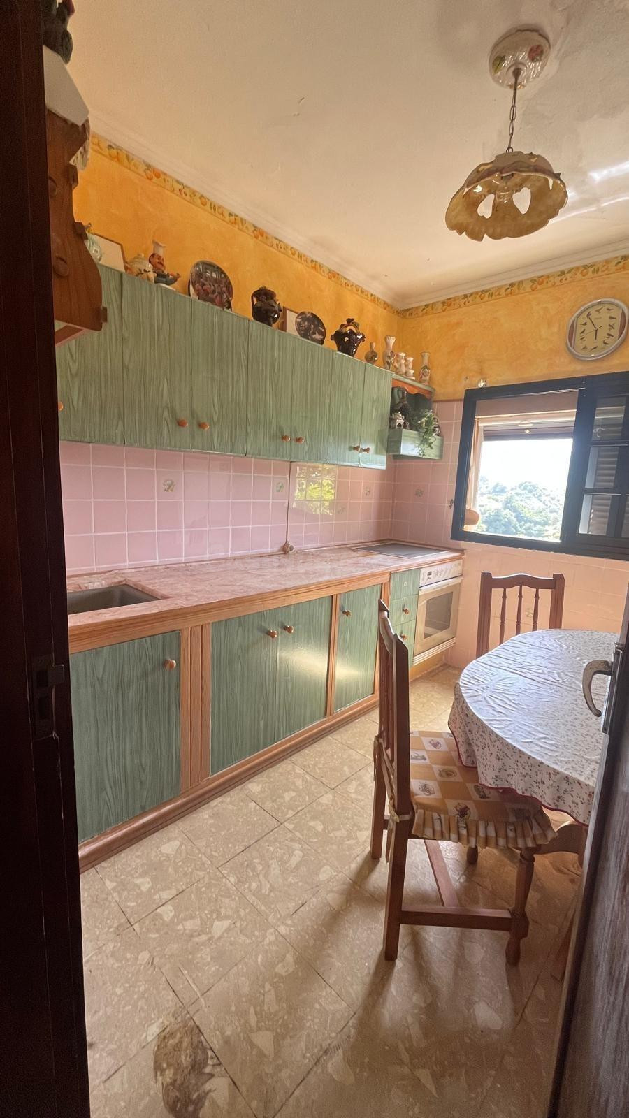 Casa terrera con garaje y azotea en Valleseco - foto 4