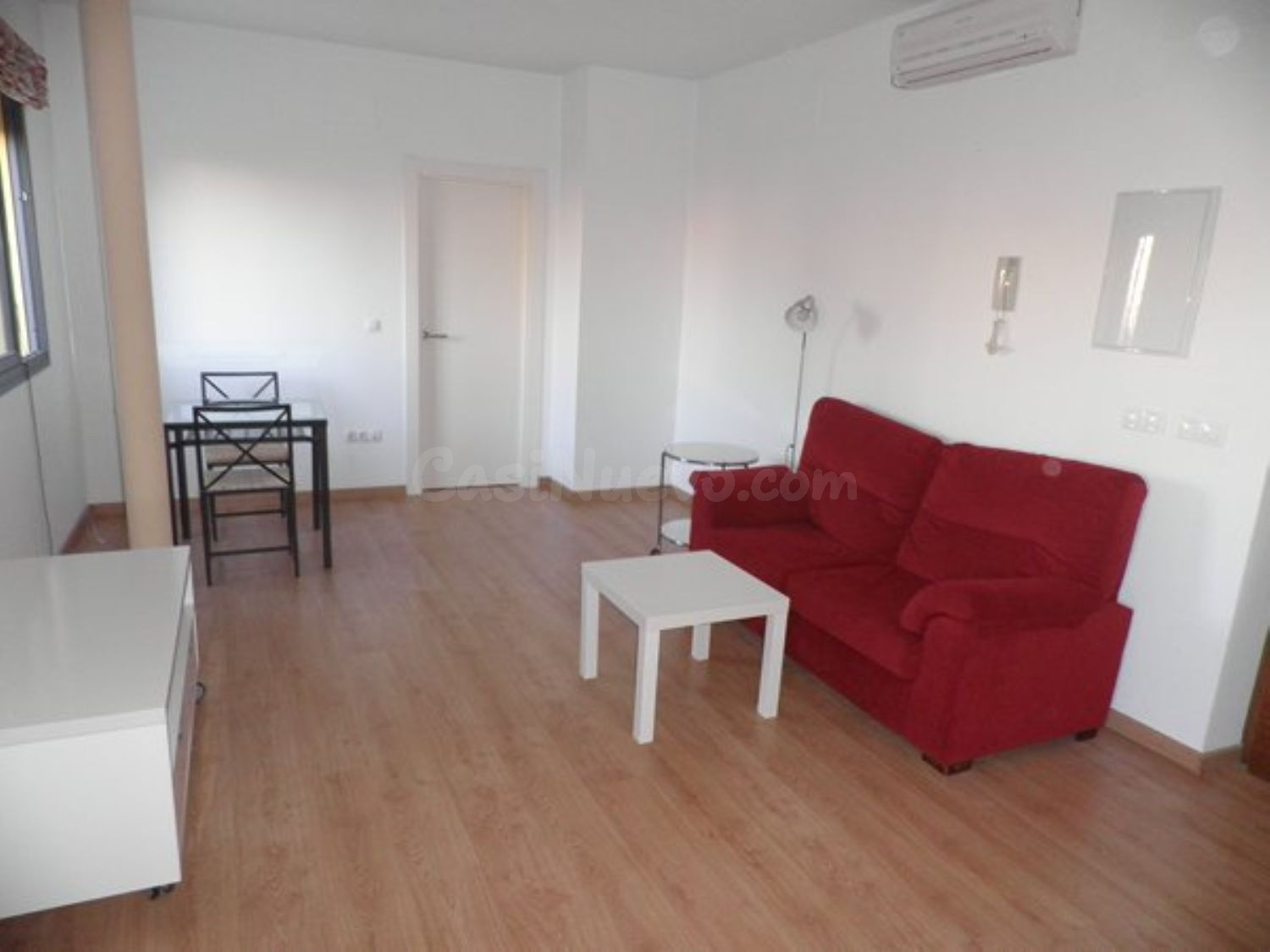 Apartamento de 1 dormitorio con ascensor, amueblado - foto 2