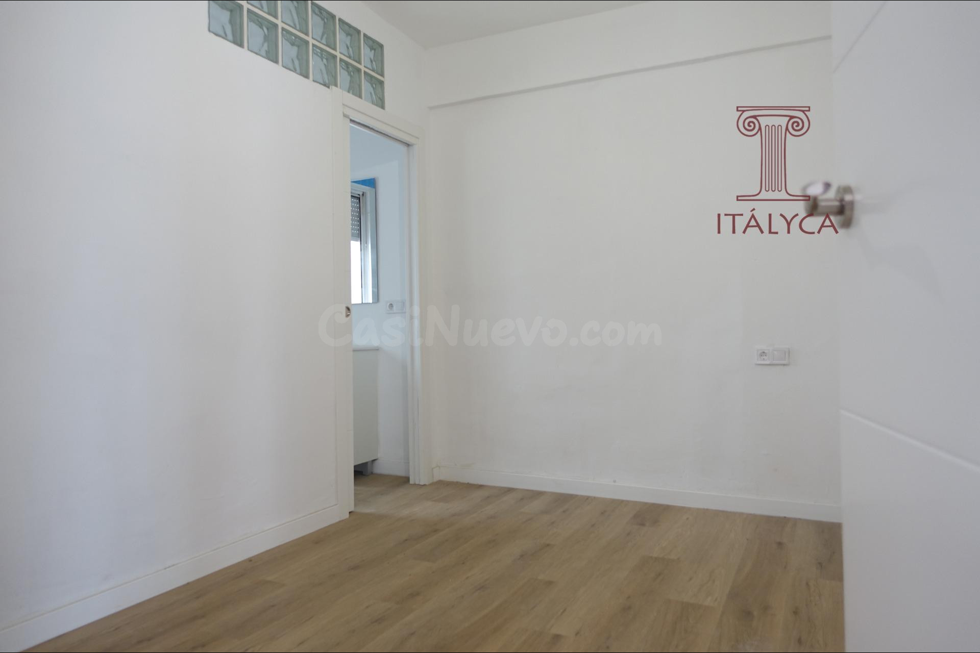 Piso de tres dormitorios con terraza en Virgen de Luján - foto 3