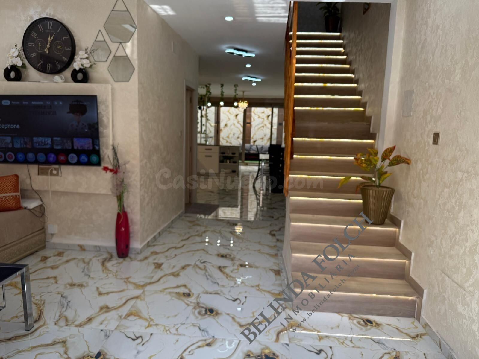 CASA DOS PLANTAS CON TERRAZA - foto 2