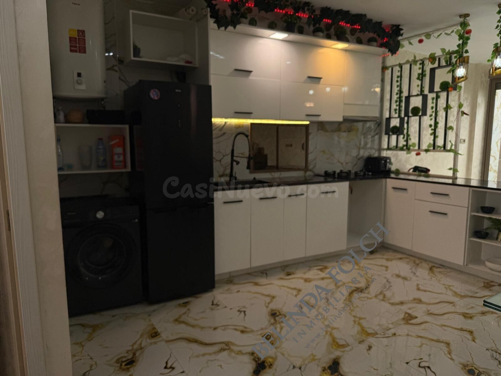 CASA DOS PLANTAS CON TERRAZA - foto 4