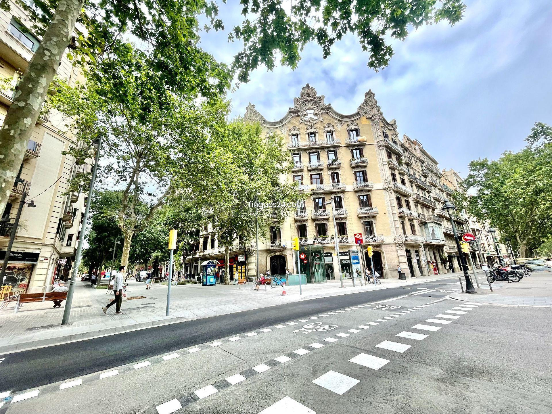 Elegante Ático Reformado con Ascensor en Gran Vía, La Nova E - foto 2