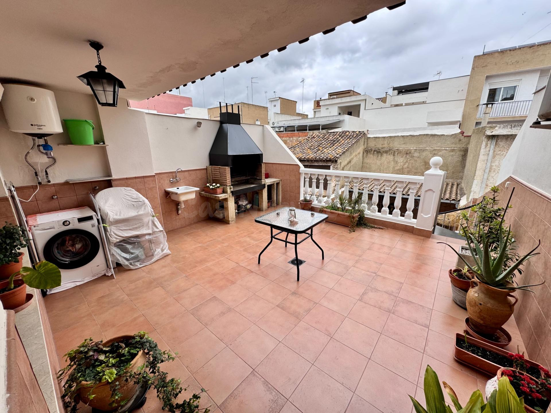 Casa de pueblo con piscina, garaje y terraza en el centro de - foto 4