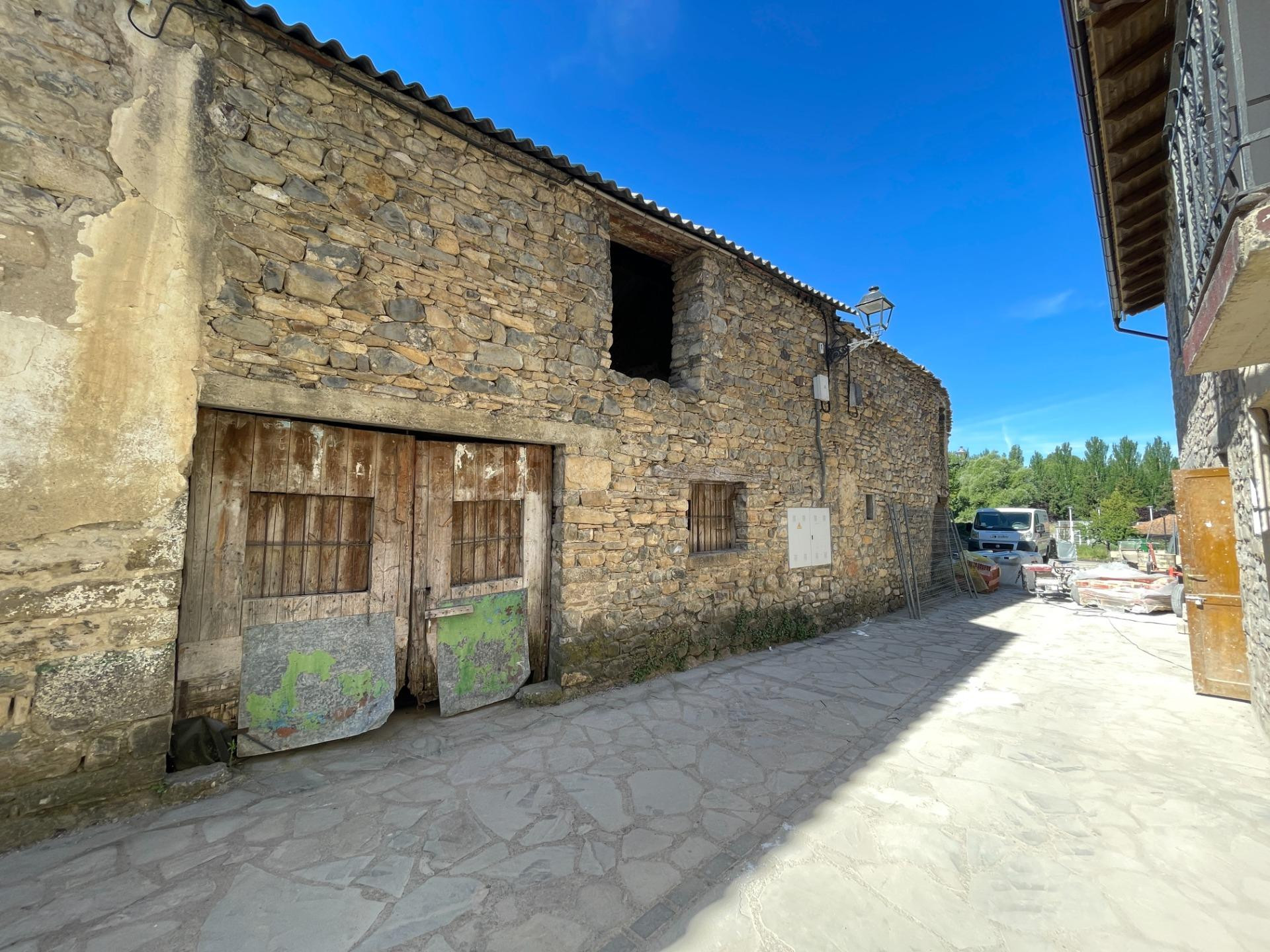 Se vende en el centro de Santa Cilia de Jaca casa histórica 