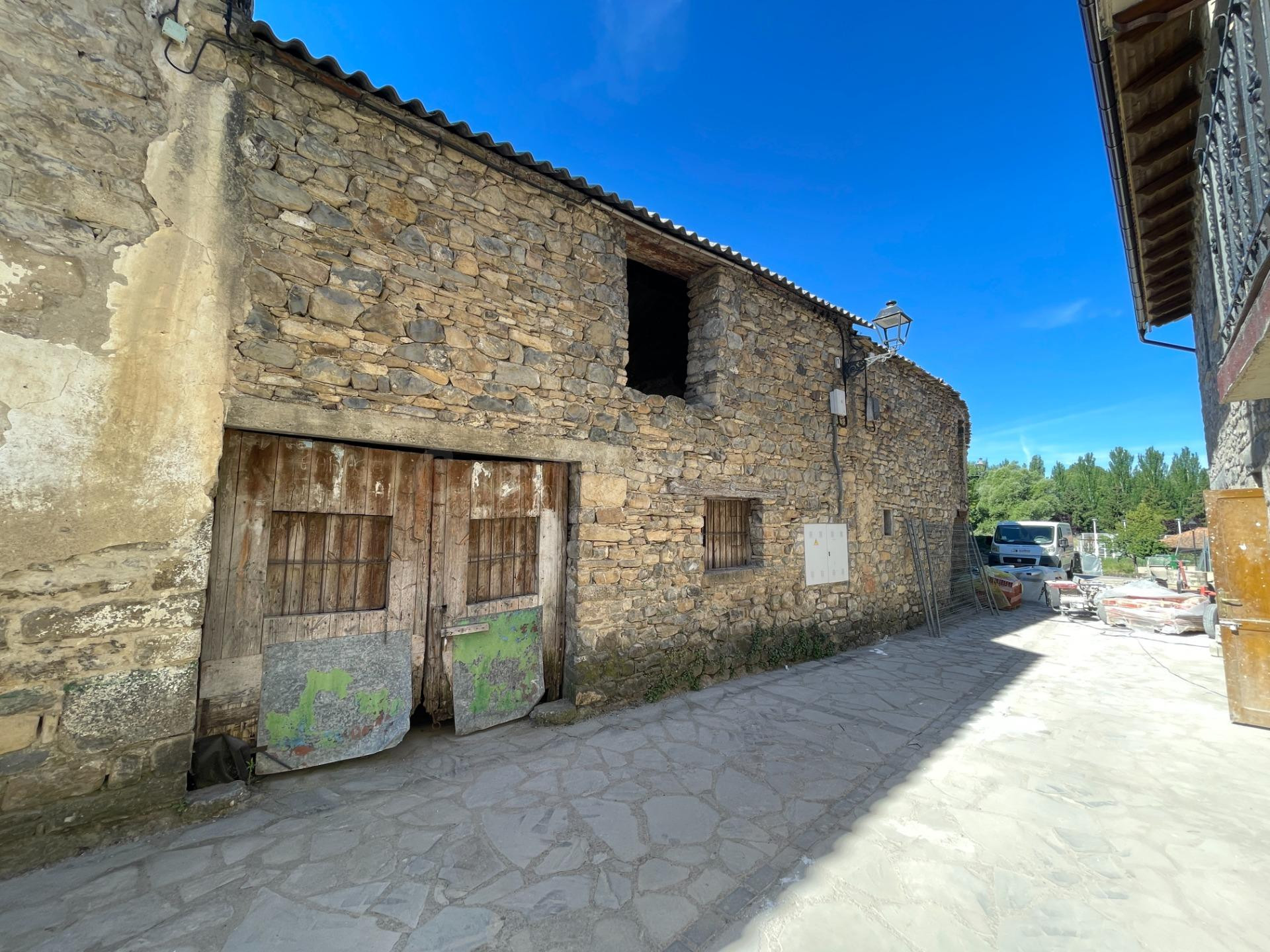 Se vende en el centro de Santa Cilia de Jaca casa histórica  - foto 2