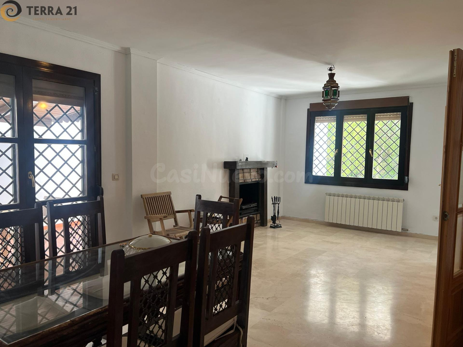 CHALET EN JABALCUZ CON ESPACIOS ÚNICOS