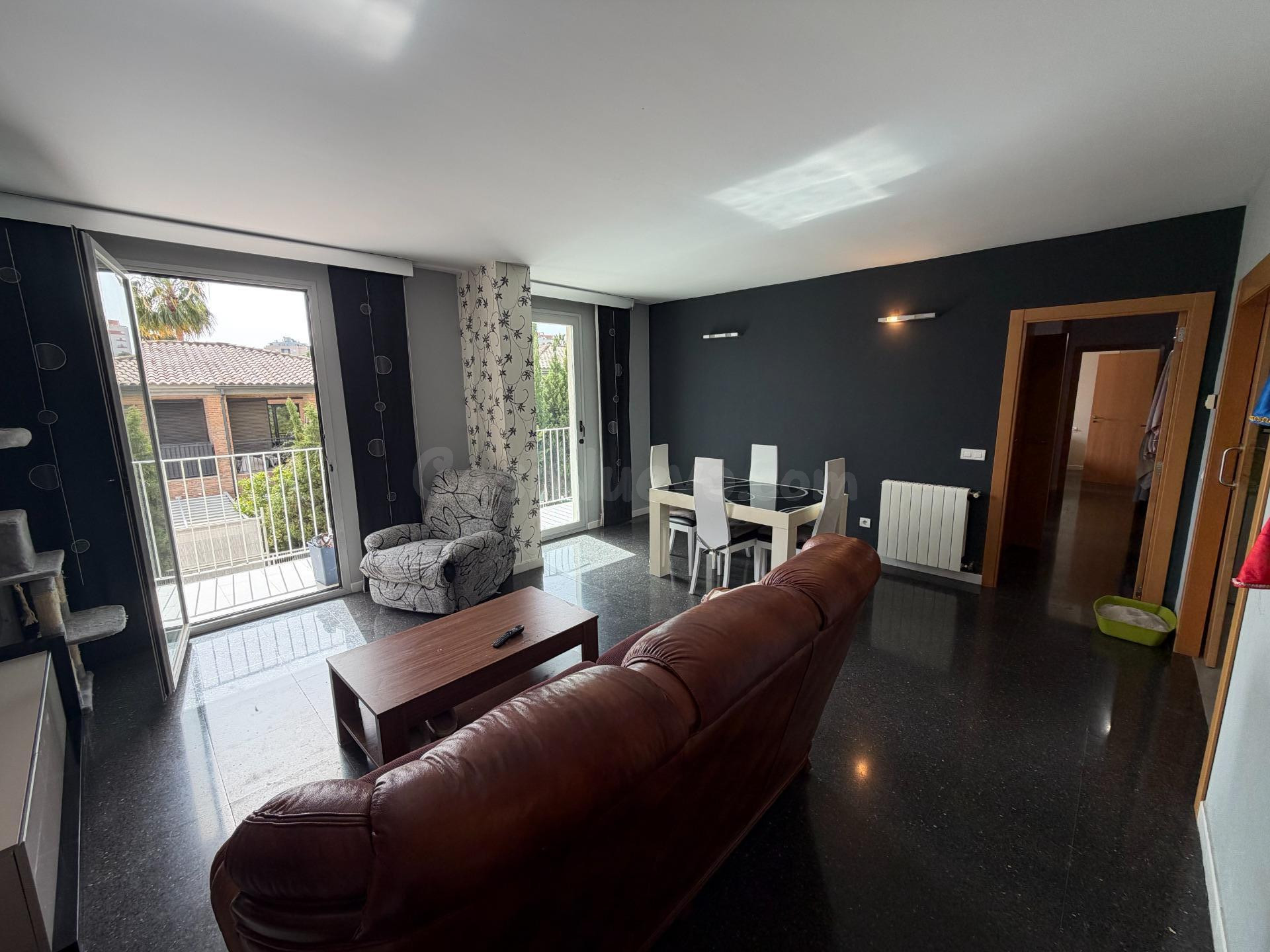 Piso amplio con gran balcón y plaza de garaje – VPORG vigent - foto 4