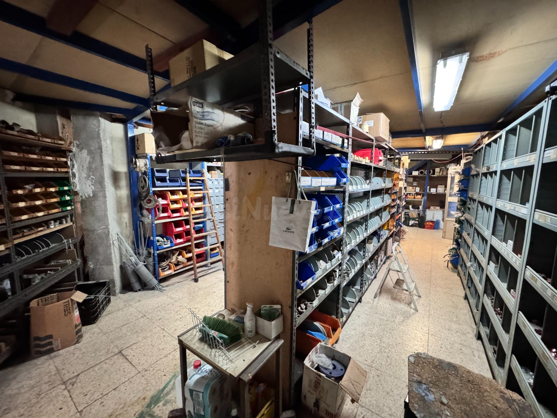 Planta baja con altillo – Ideal como almacén o espacio poliv - foto 4