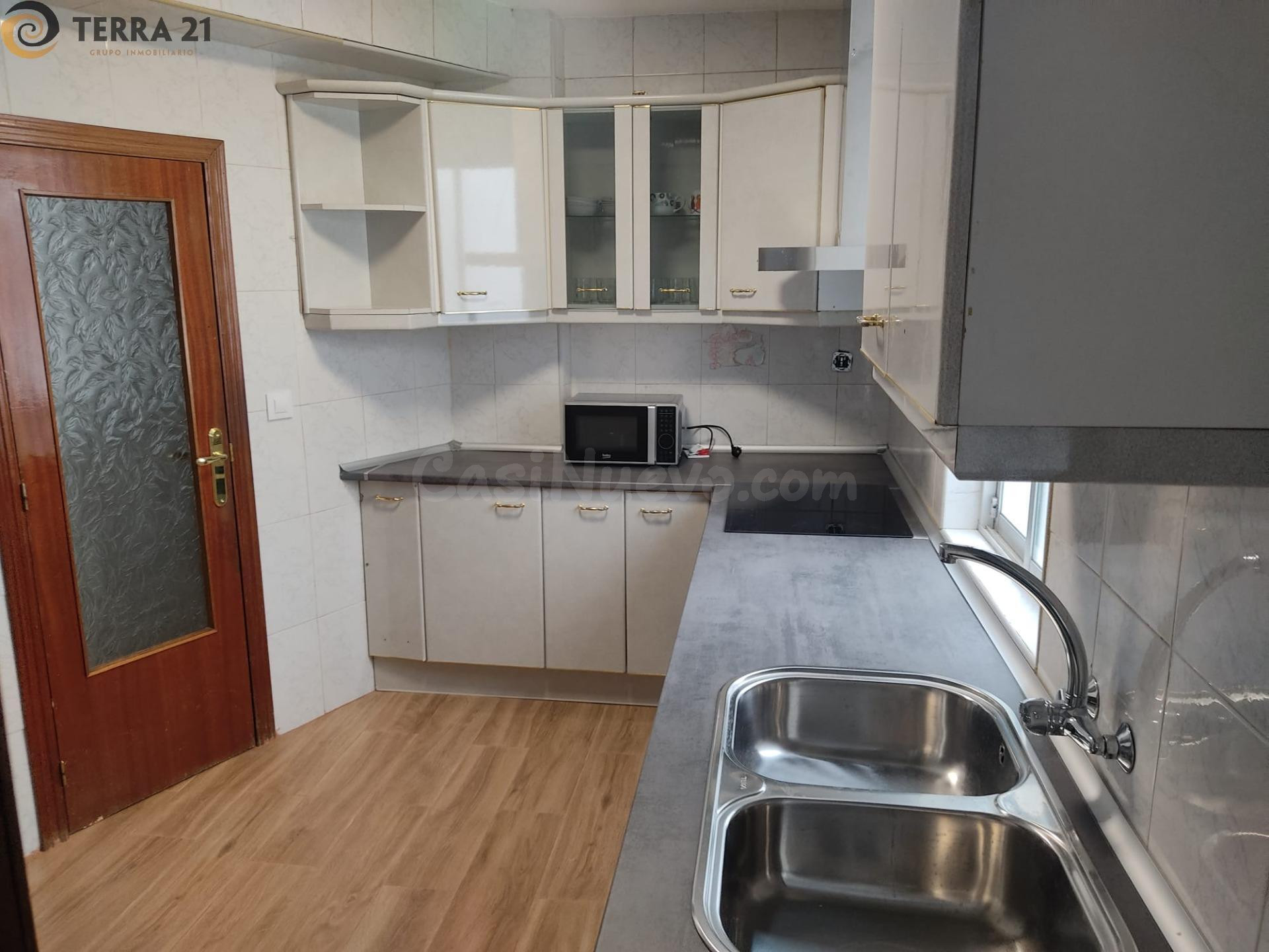 Vivienda de 4 habitaciones para chicas estudiantes - foto 4
