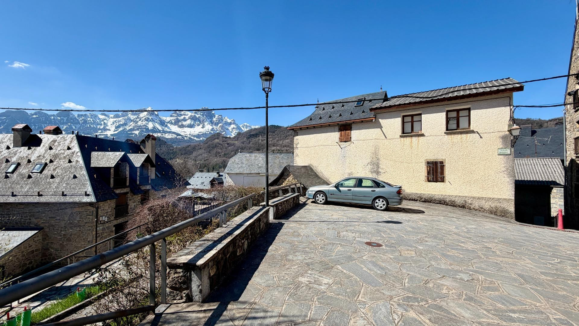 Casa a reformar con parcela en el Pueyo de Jaca - foto 3