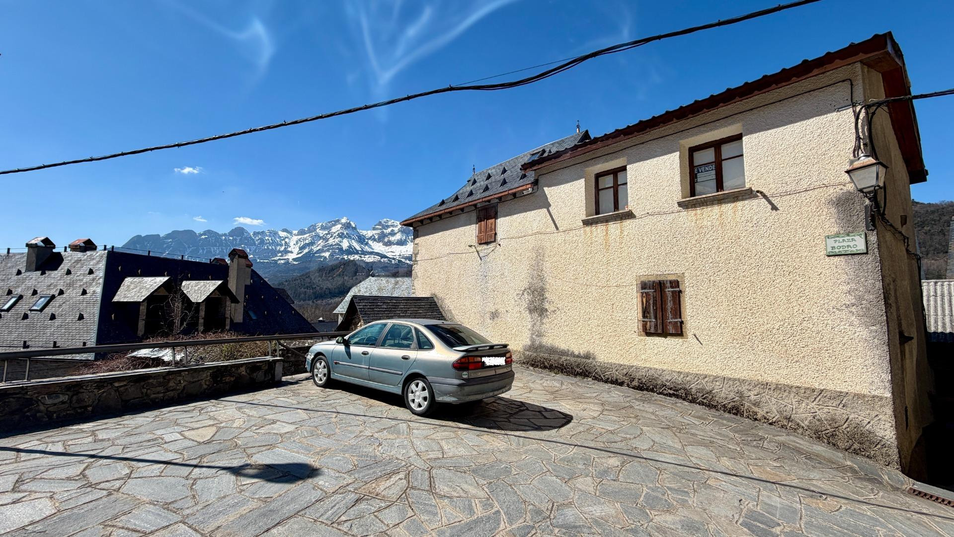 Casa a reformar con parcela en el Pueyo de Jaca - foto 4