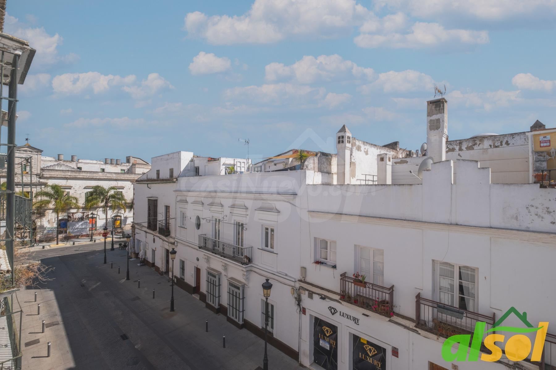 Casa de pueblo pareada con dos viviendas independientes en el centro de El Puerto de Santa María