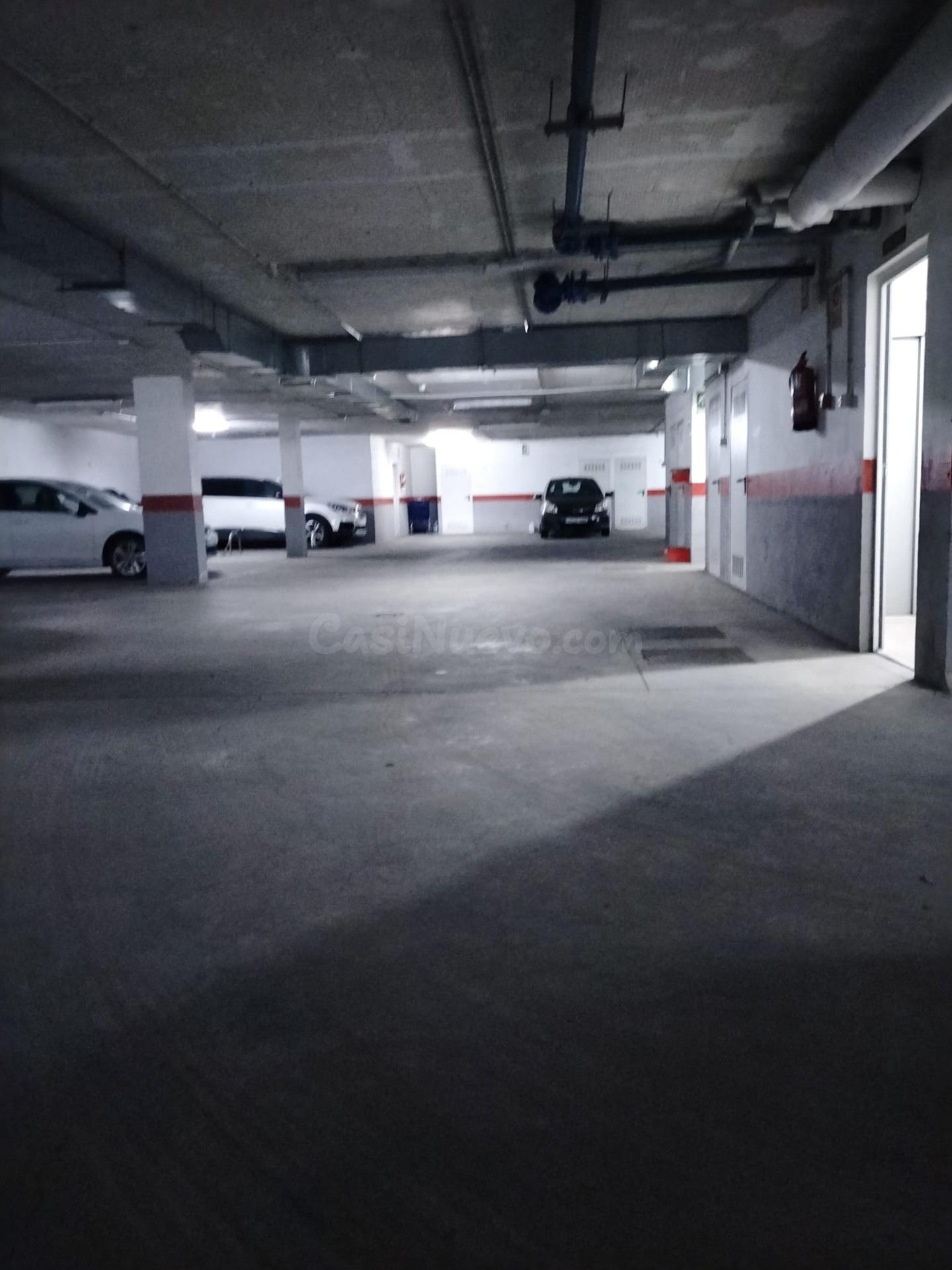 ALSOL VENDE PLAZA DE GARAJE Y TRASTERO AVD DIPUTACION - foto 5
