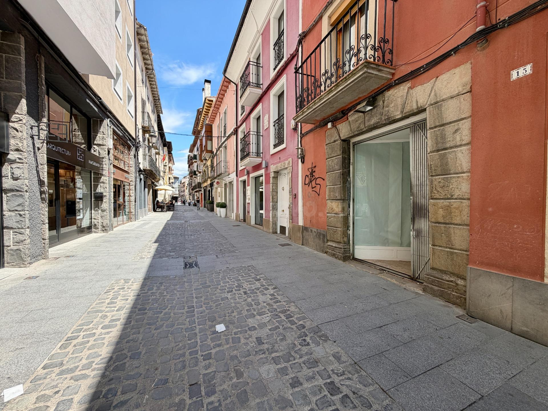 LOCAL COMERCIAL C/ CARMEN 15 JACA