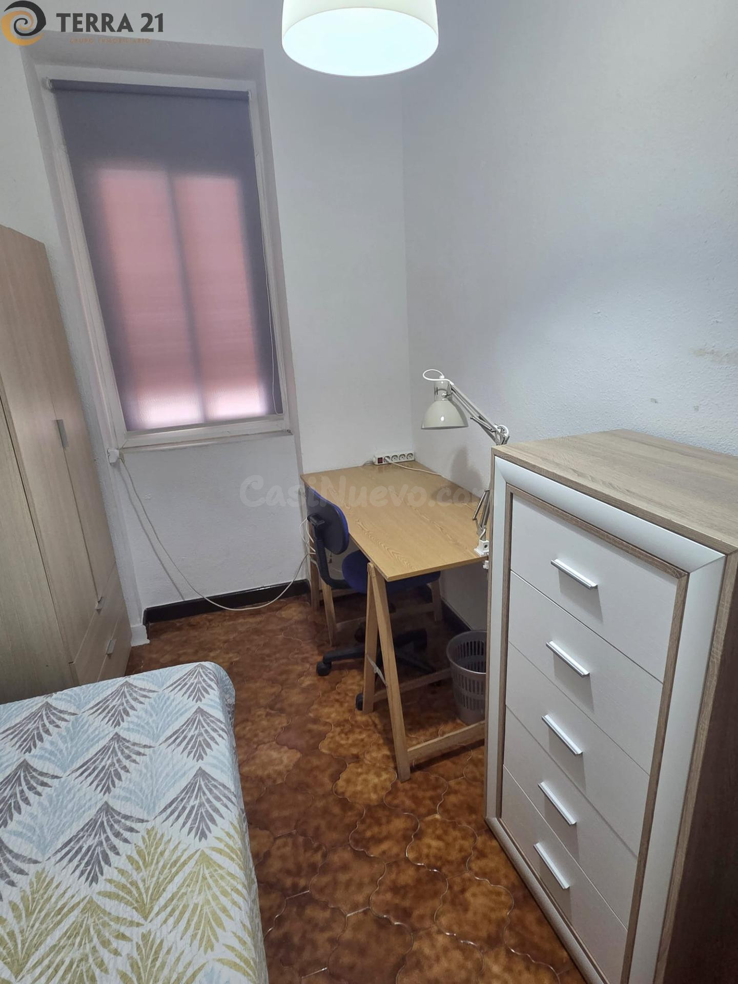 habitaciones dispoinibles para chicas estudiantes - Zona Hos - foto 2