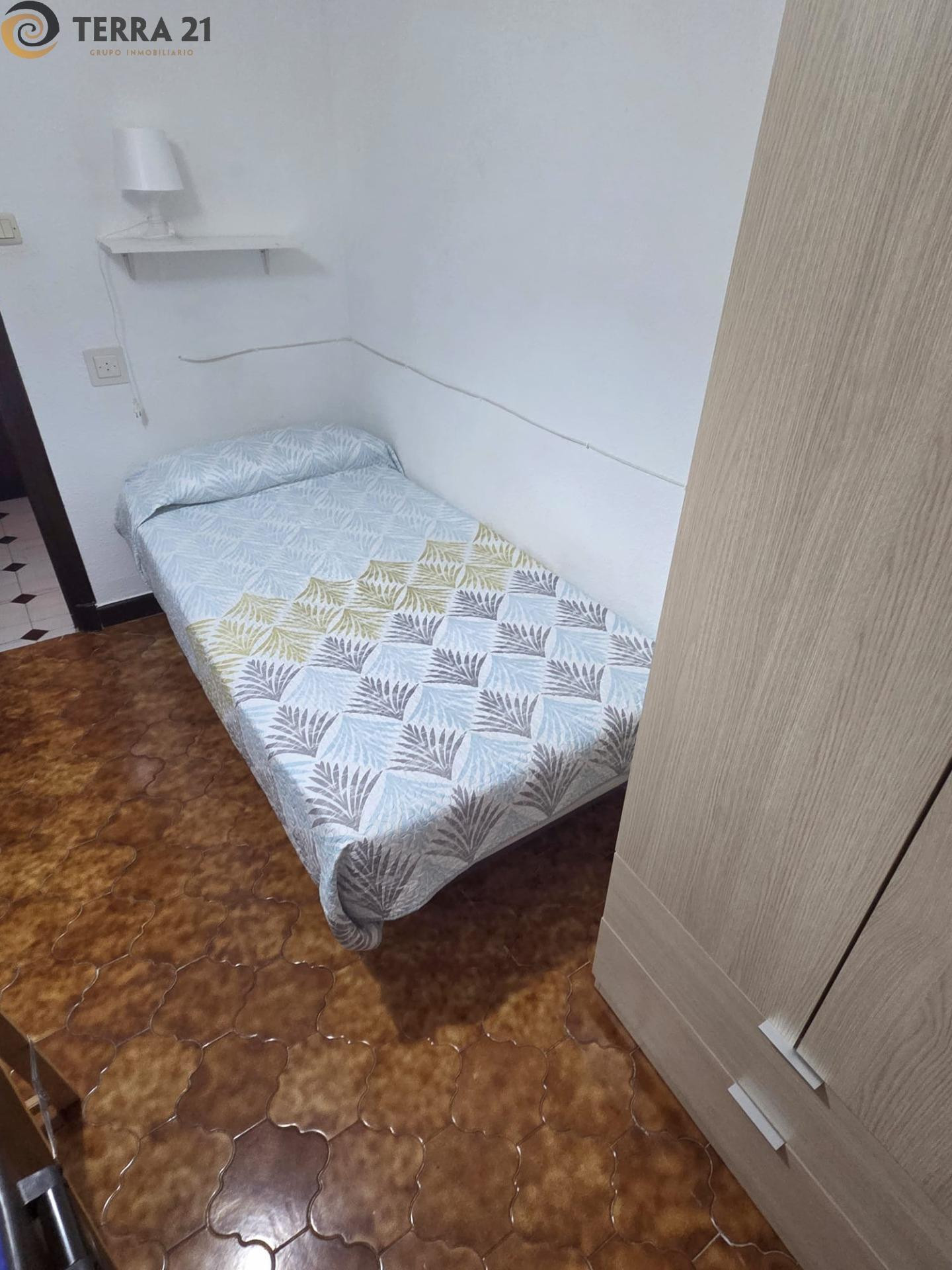 habitaciones dispoinibles para chicas estudiantes - Zona Hos - foto 4