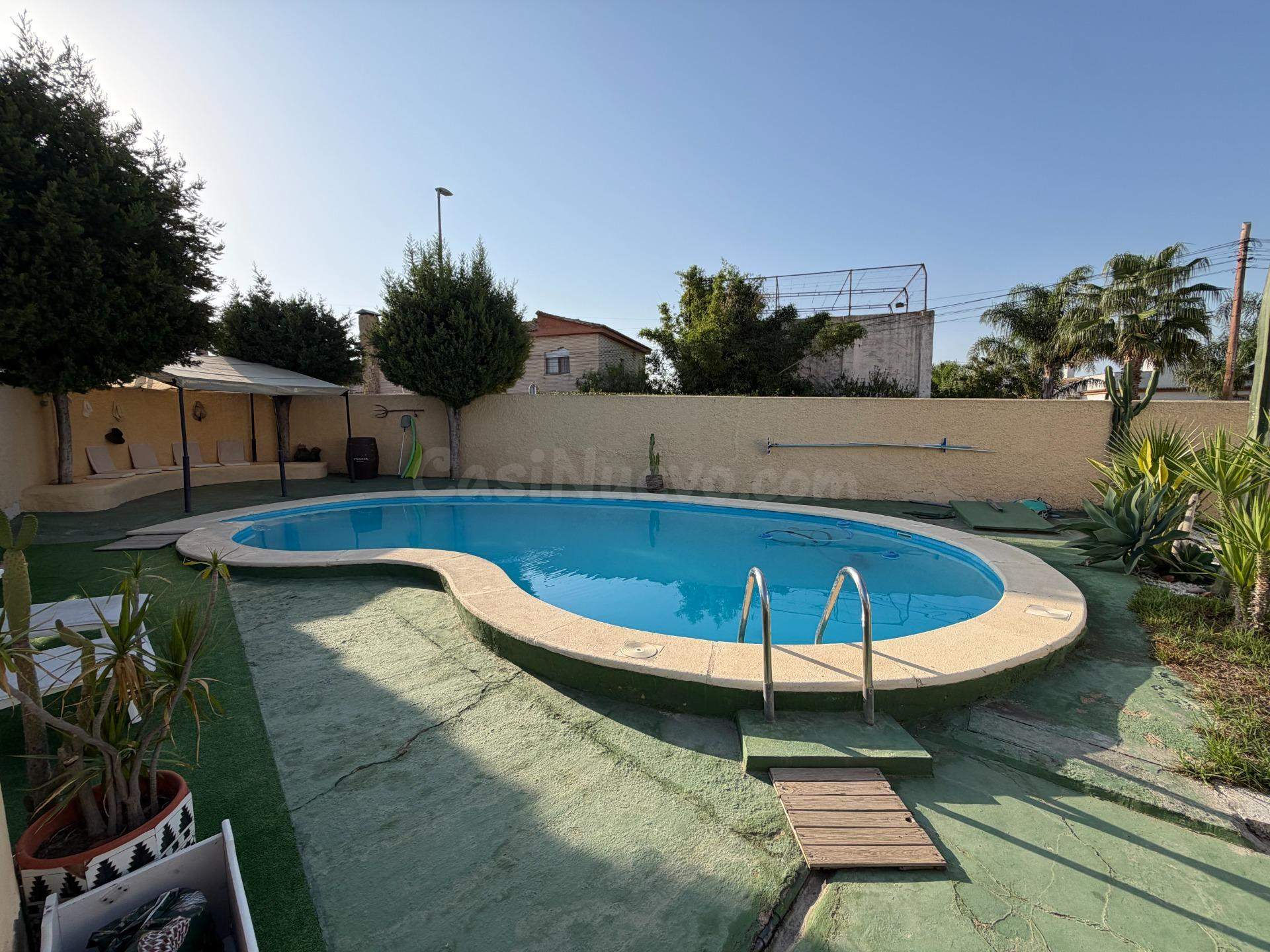 Chalet independiente con piscina - foto 4