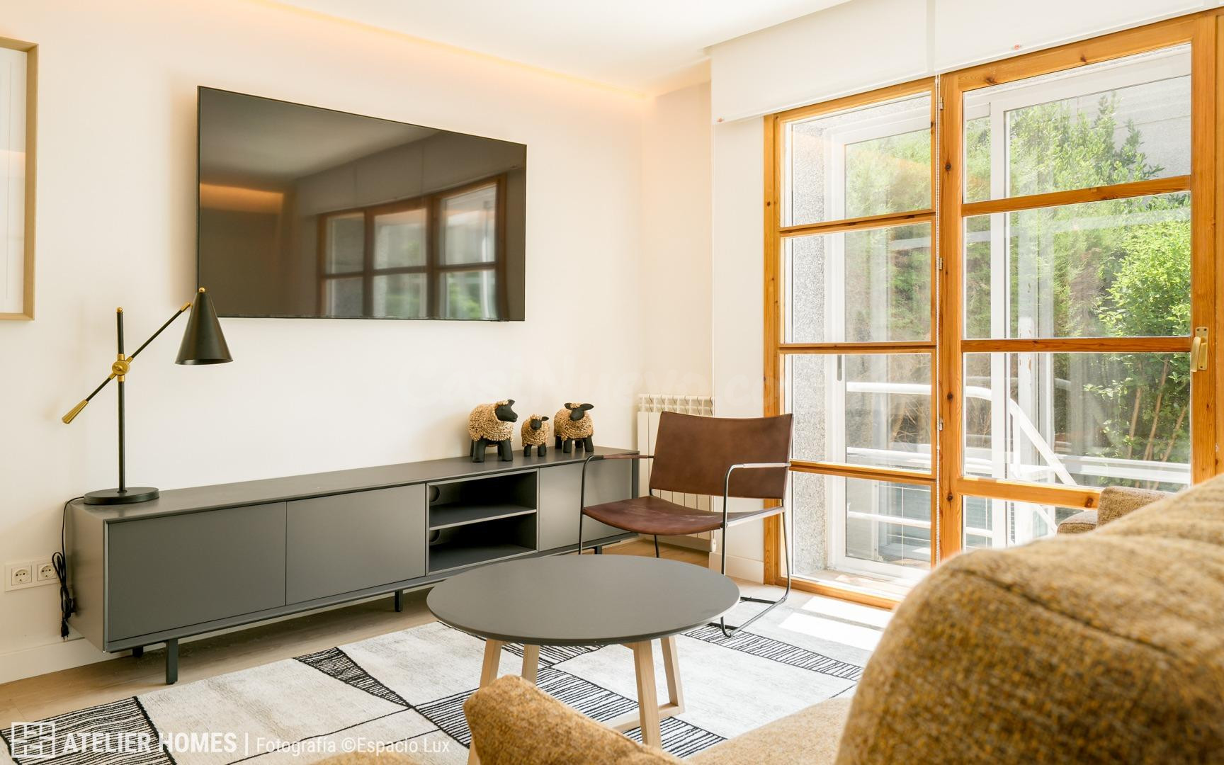 Chalet adosado de diseño completamente reformado en Jaca - foto 5