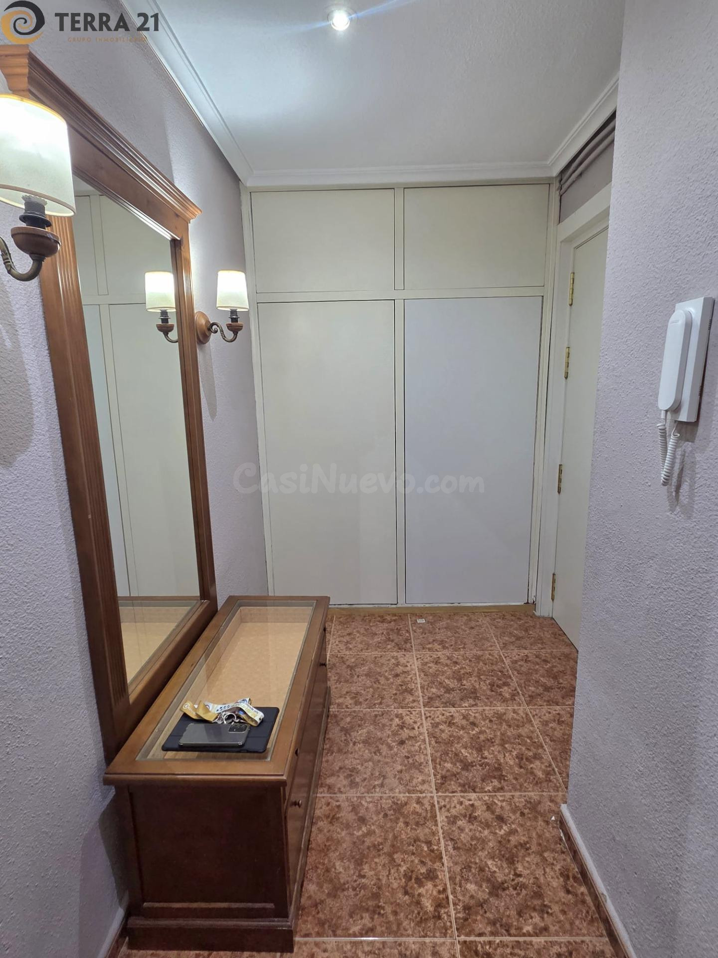 Piso en alquiler para chicas estudiantes en el Valle - foto 5