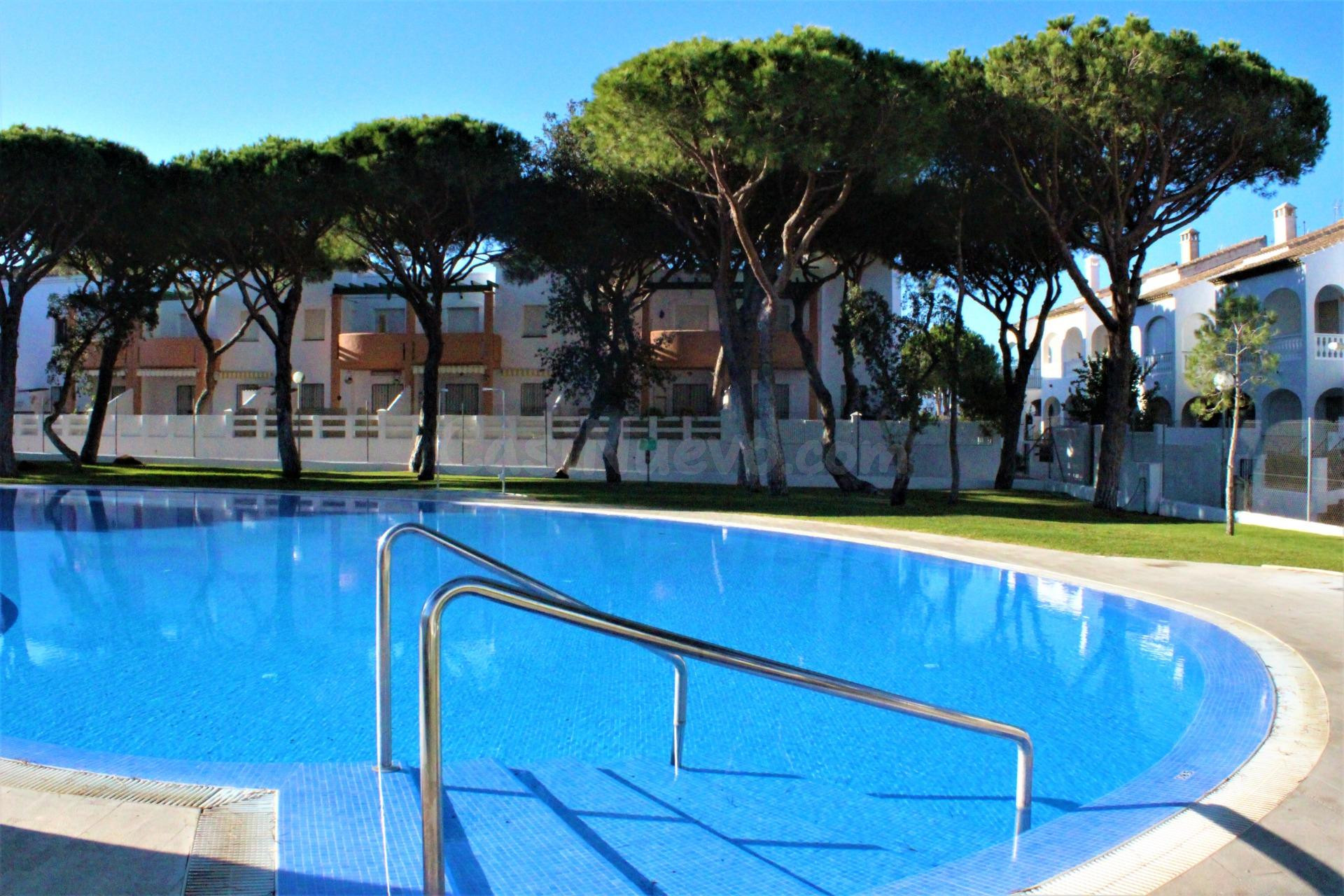 APARTAMENTO EN SEGUNDA PISTA DE LA BARROSA