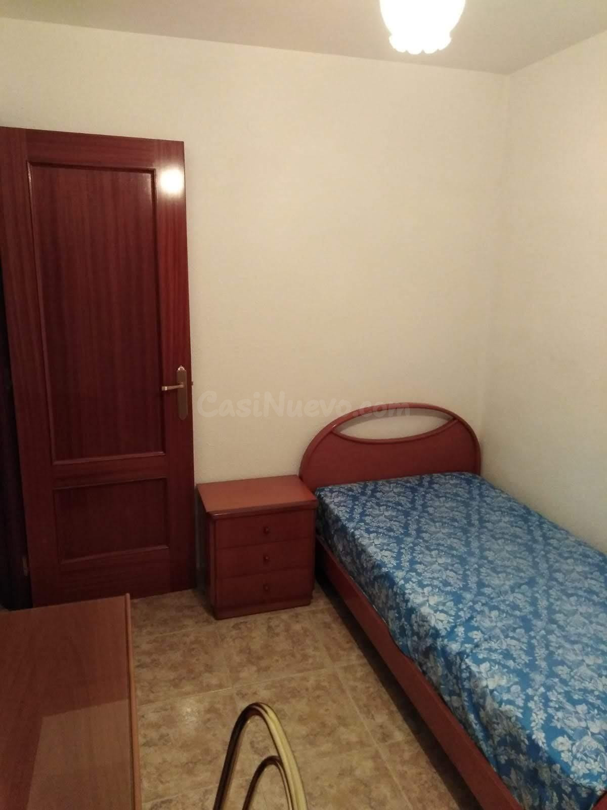 HABITACIÓN DISPONIBLE PARA CHICA ESTUDIANTE - foto 4