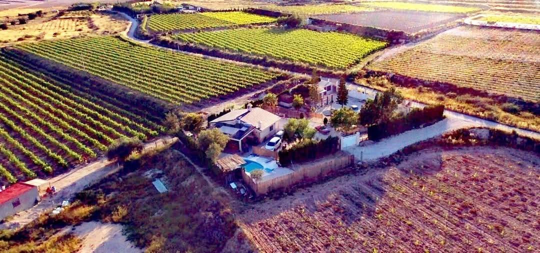 Casa independiente a la venta en Agost con piscina independi