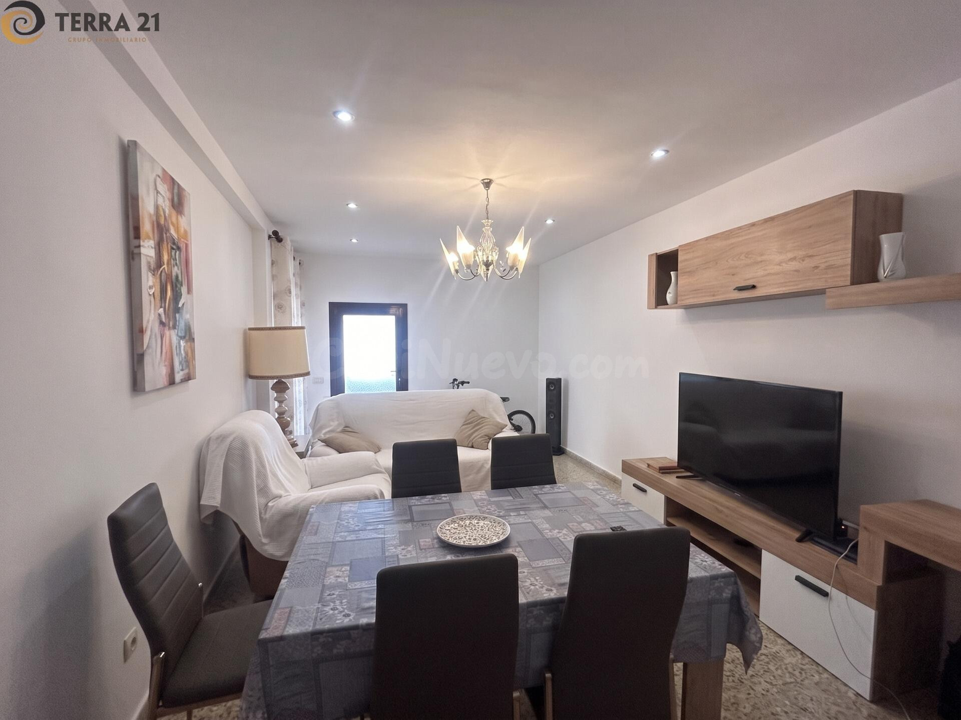 Amplio piso en venta en la zona Gran Eje de Jaén por €180,00
