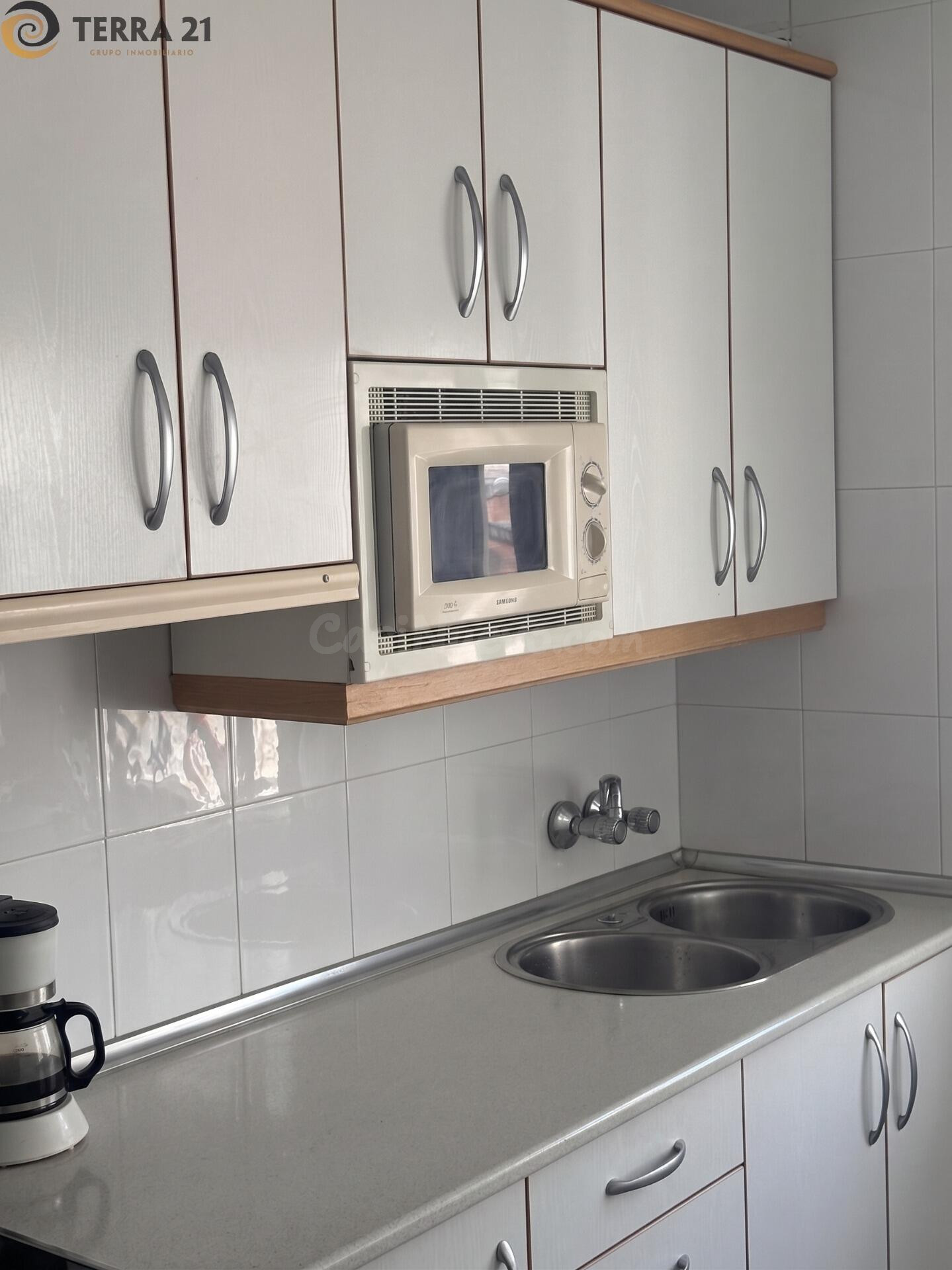 Amplio piso en venta en la zona Gran Eje de Jaén por €180,00 - foto 3