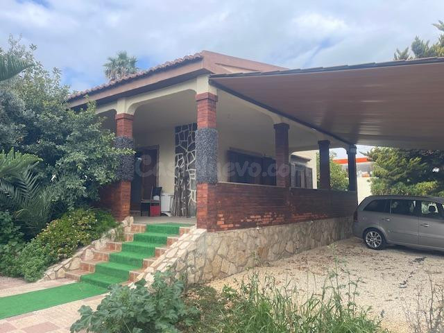 Casa o chalet independiente en venta en Calle Vial Flora de 