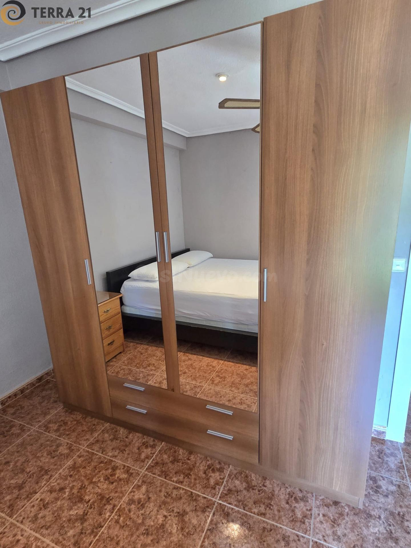 habitaciones en alquiler para chicas estudiantes junto a Don - foto 3