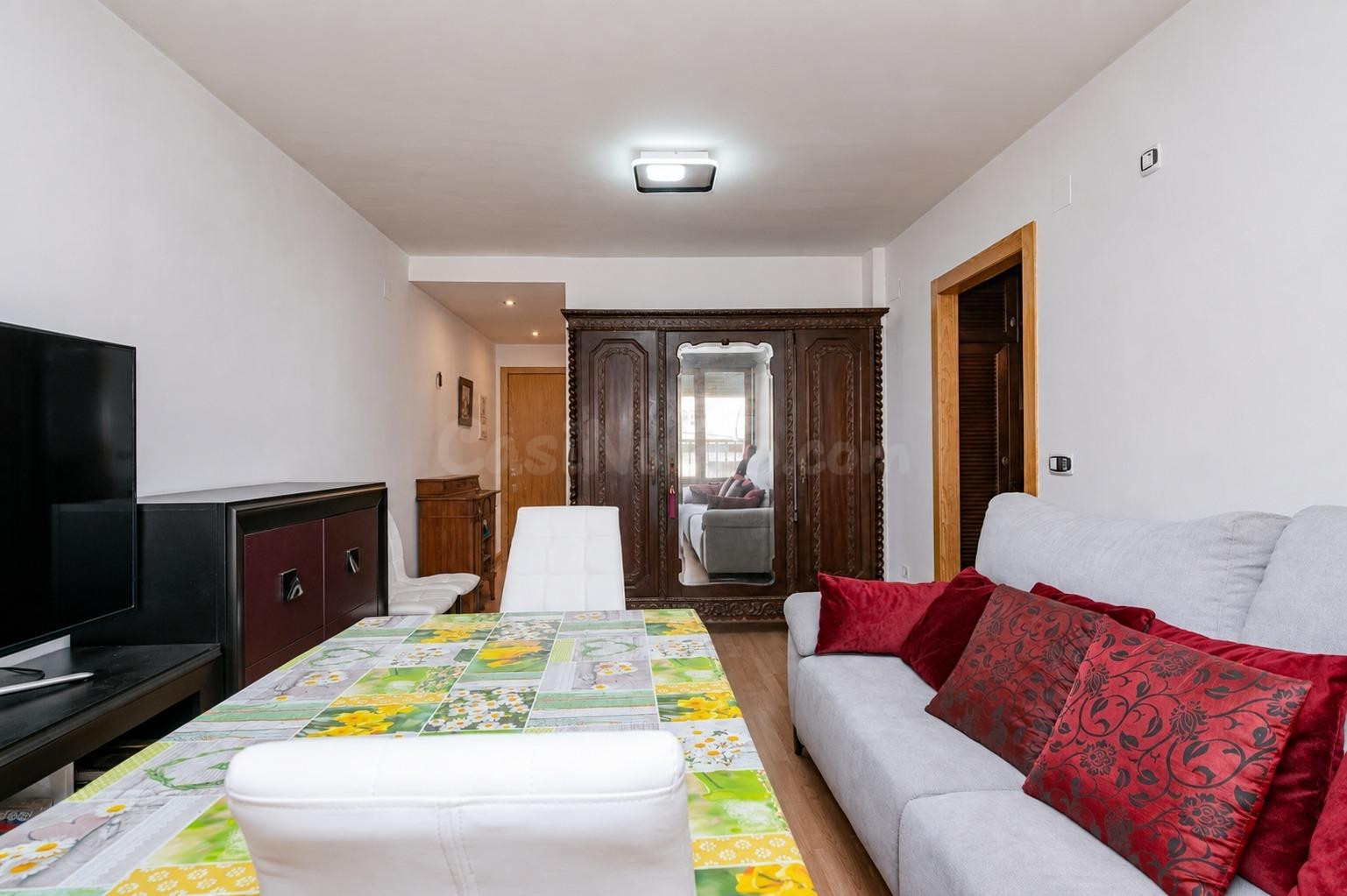 Amplio piso de 1 dormitorio con patio - foto 4
