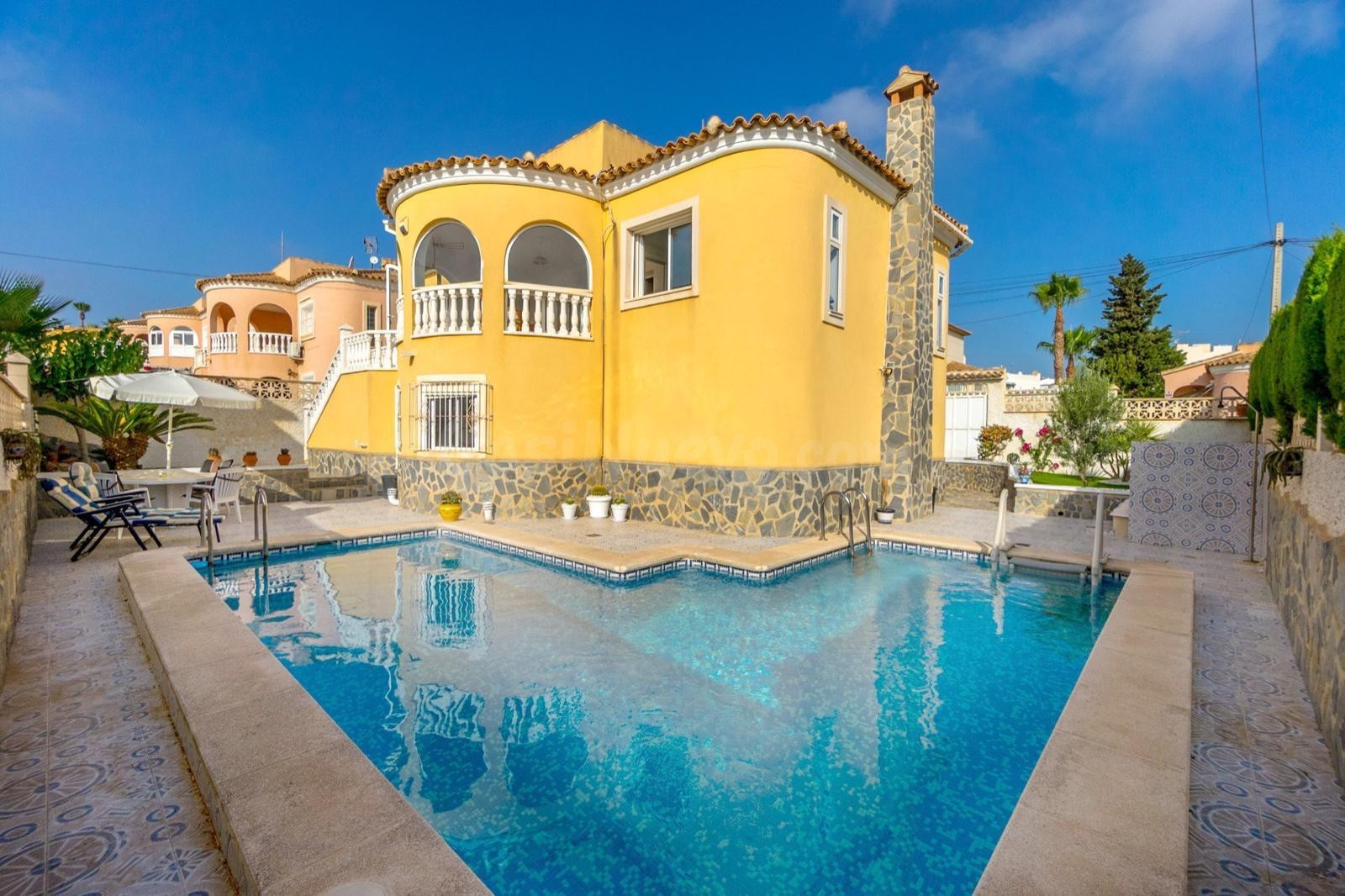 Espectacular Chalet independiente el prestigiosa zona de Orihuela Costa !