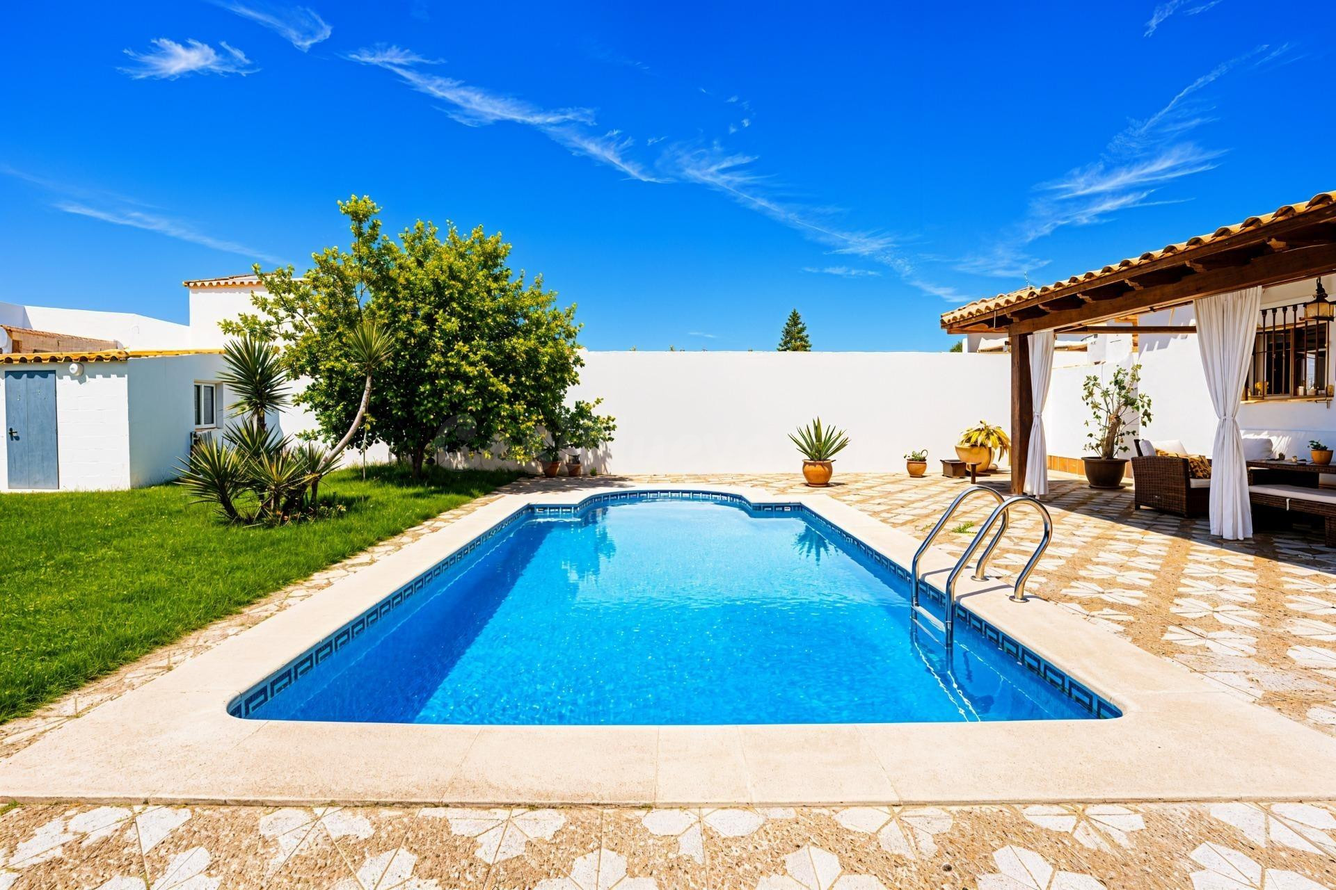 MAGNIFICO CHALET EN LOS GALLOS CON PISCINA - foto 3