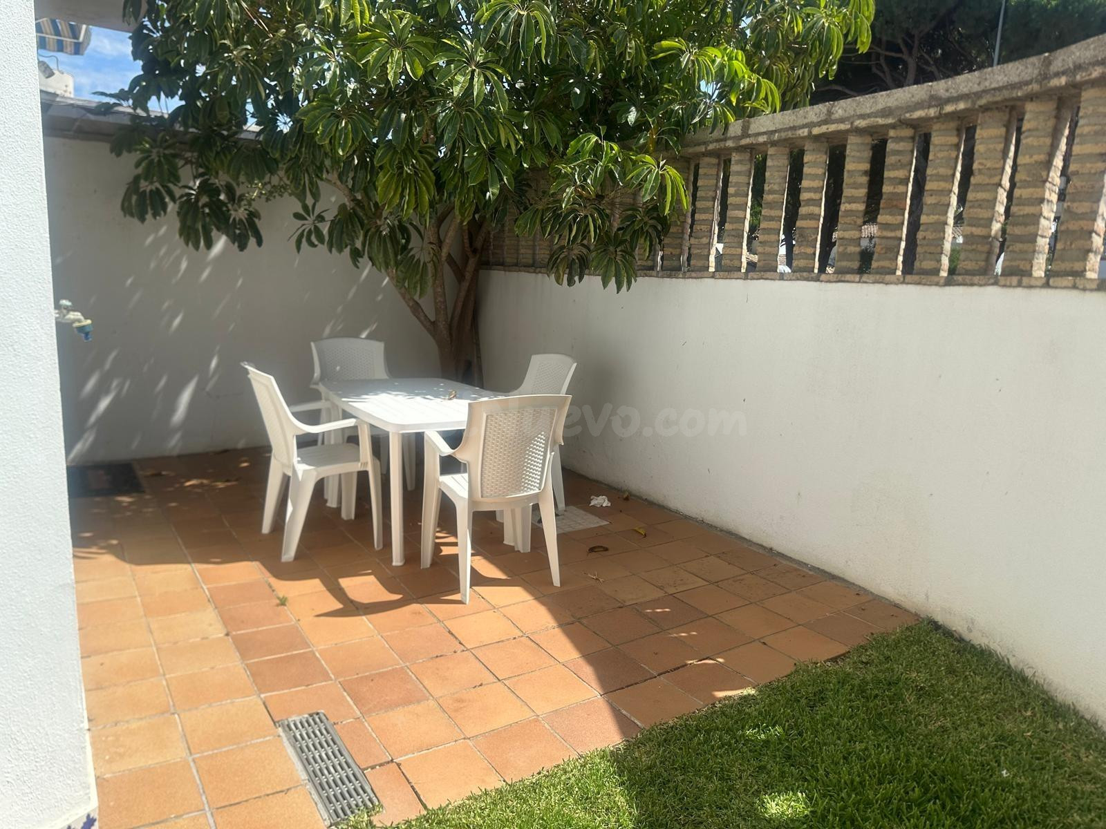 ADOSADO A 850 METROS DE LA PLAYA DE LA BARROSA | 3 DORMITORI - foto 3