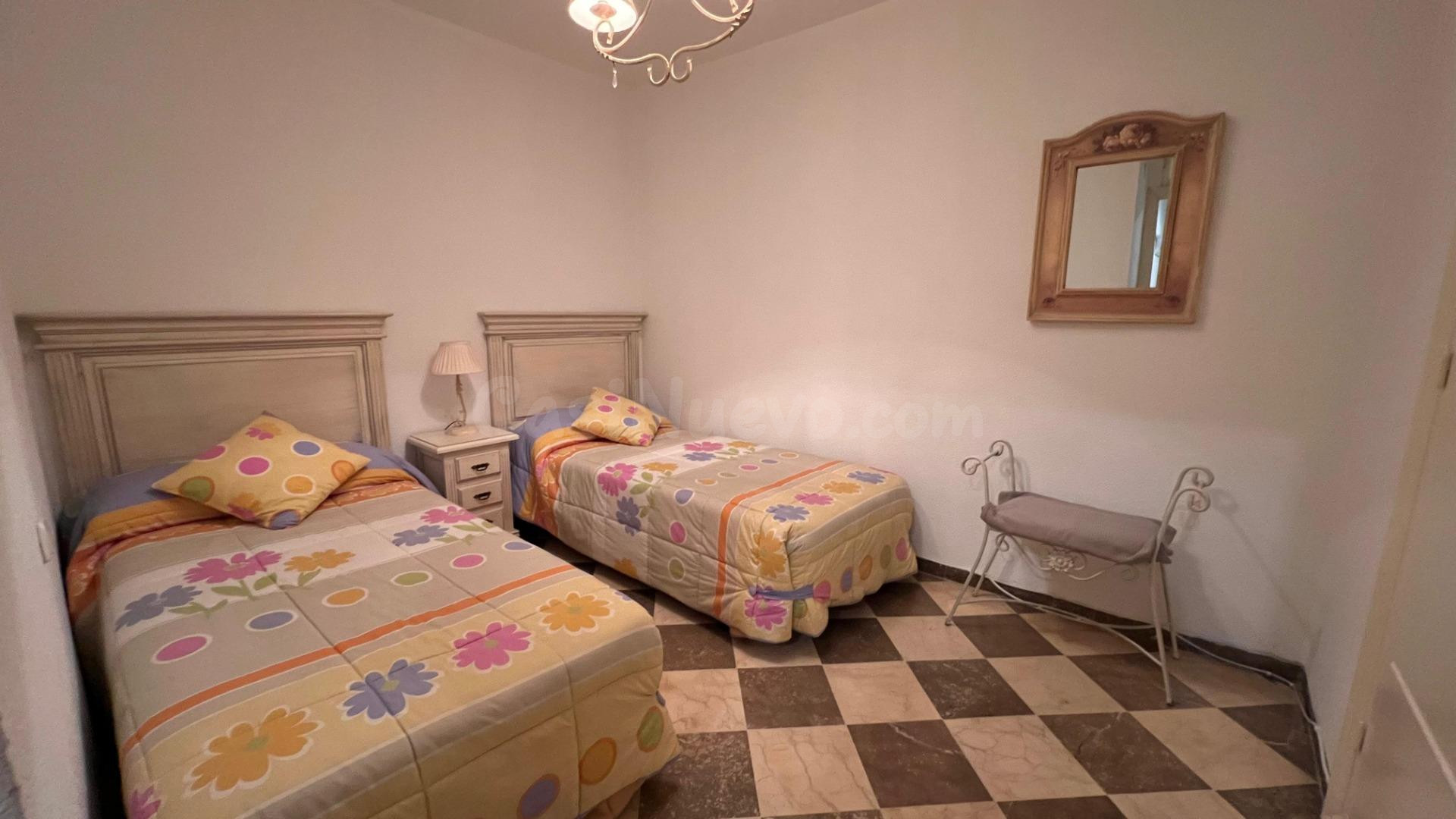 Piso de 2 dormitorios con garaje y trastero - foto 5