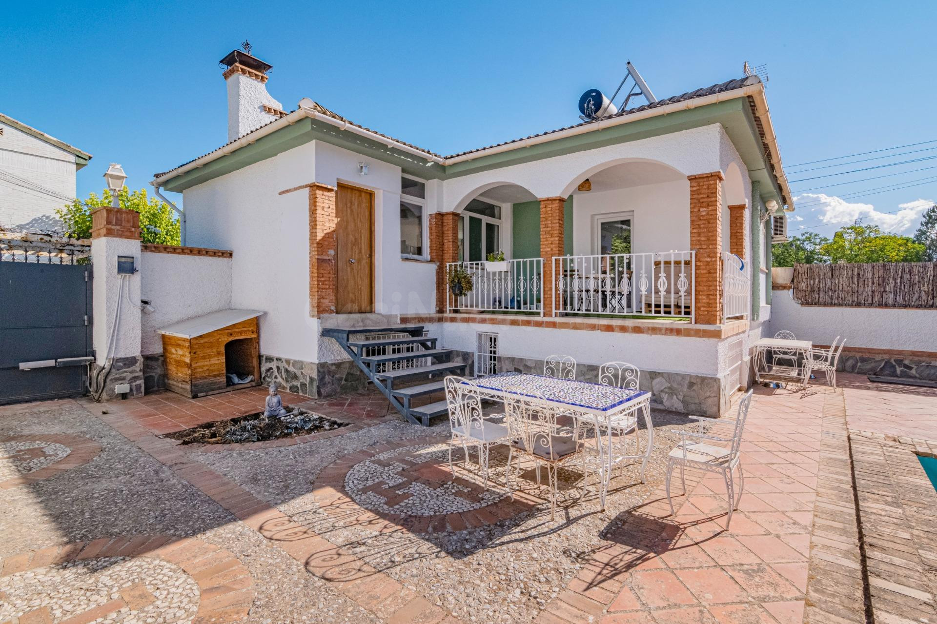 CHALET INDEPENDIENTE CON PISCINA PRIVADA Y APARTAMENTO INDEP