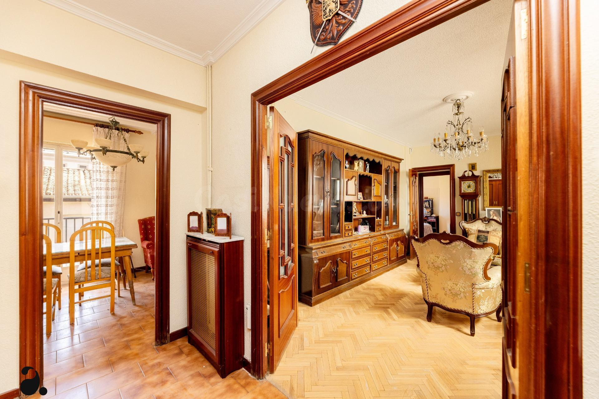 Piso de 4 habitaciones en el "Corazón del triágulo del Arte"