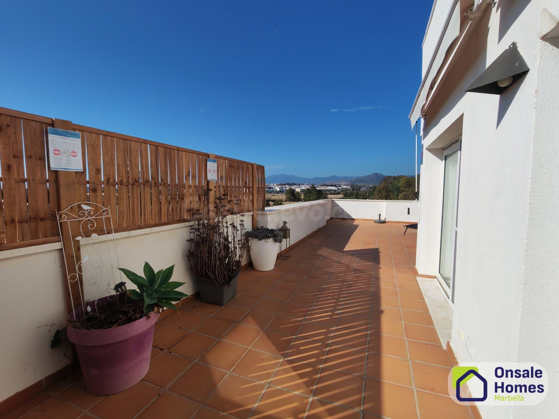 Fantástico piso en Terrazas del Rodeo, Nueva Andalucía, con  - foto 2