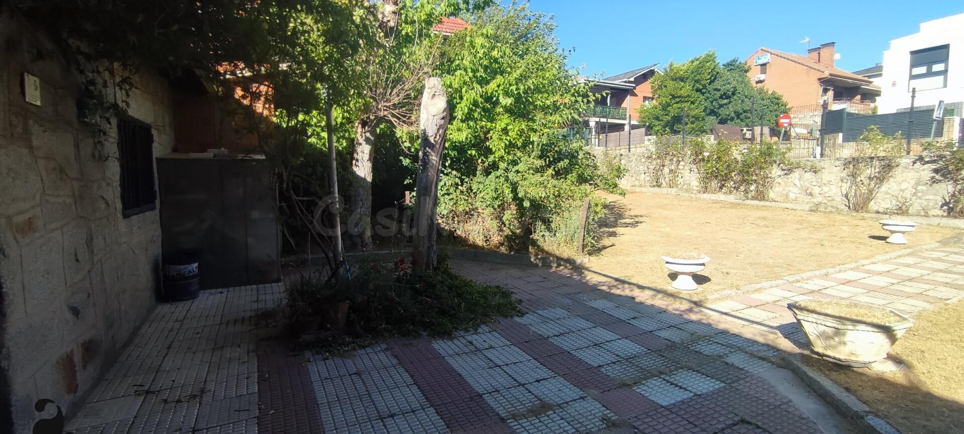 CASA INDEPENDIENTE DE UNA PLANTA CON JARDIN EN CENTRO DE VIL - foto 3