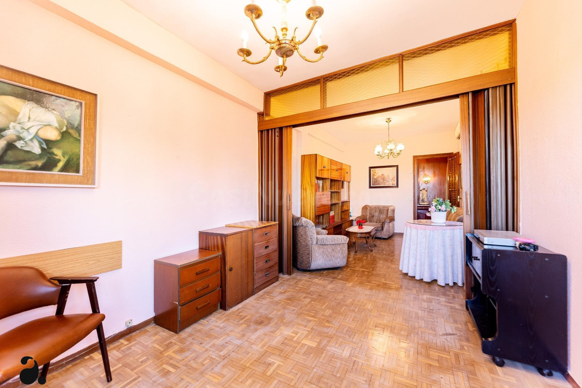 PISO EN PLAZA SAN VICENTE DE PAÚL OPAÑEL - foto 4