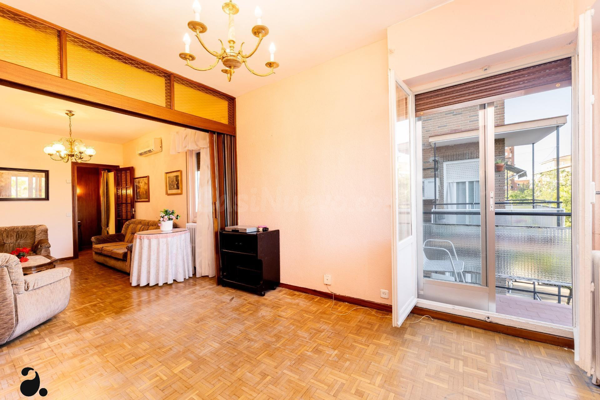 PISO EN PLAZA SAN VICENTE DE PAÚL OPAÑEL - foto 5