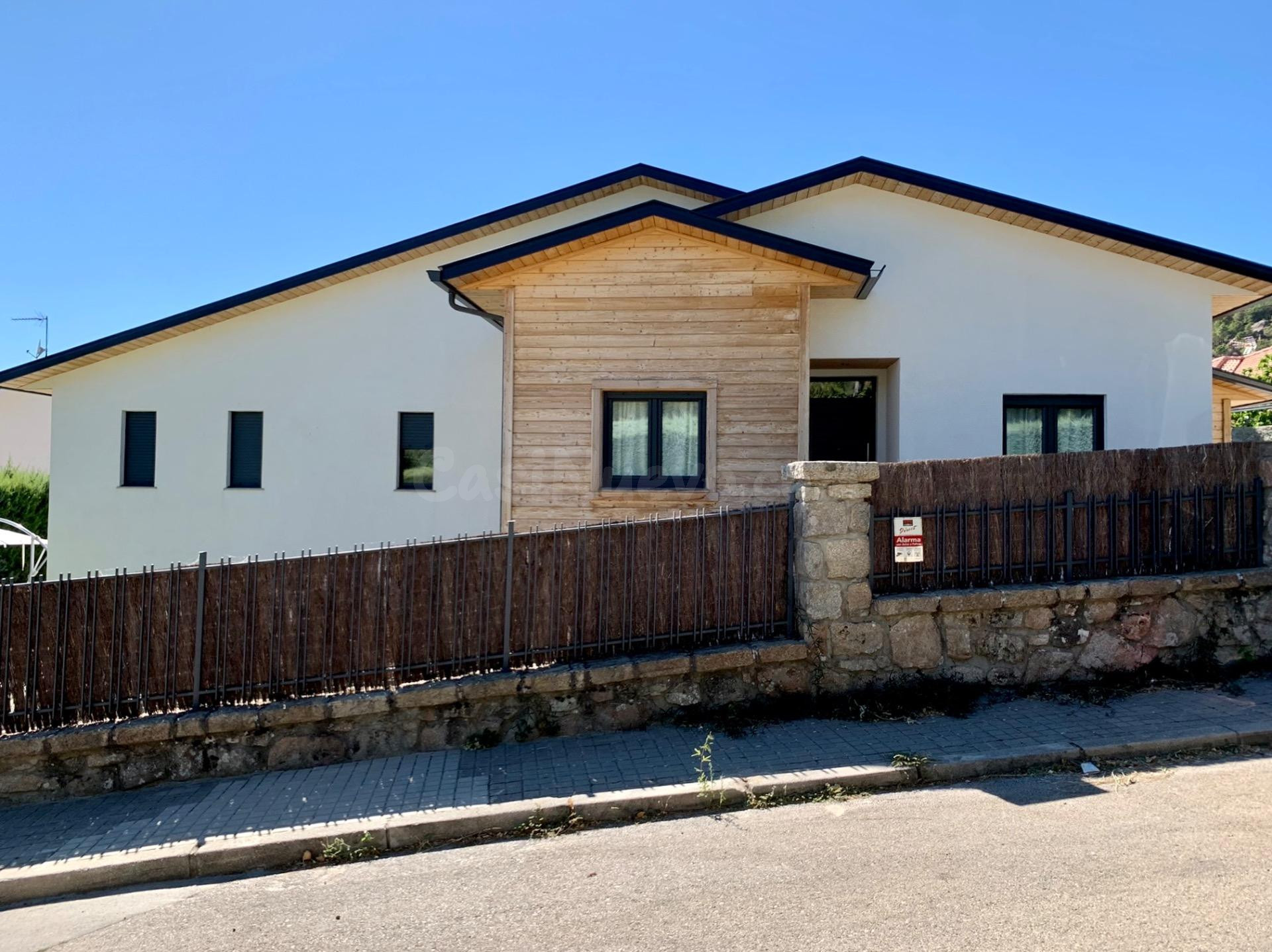 Chalet Independiente con Piscina