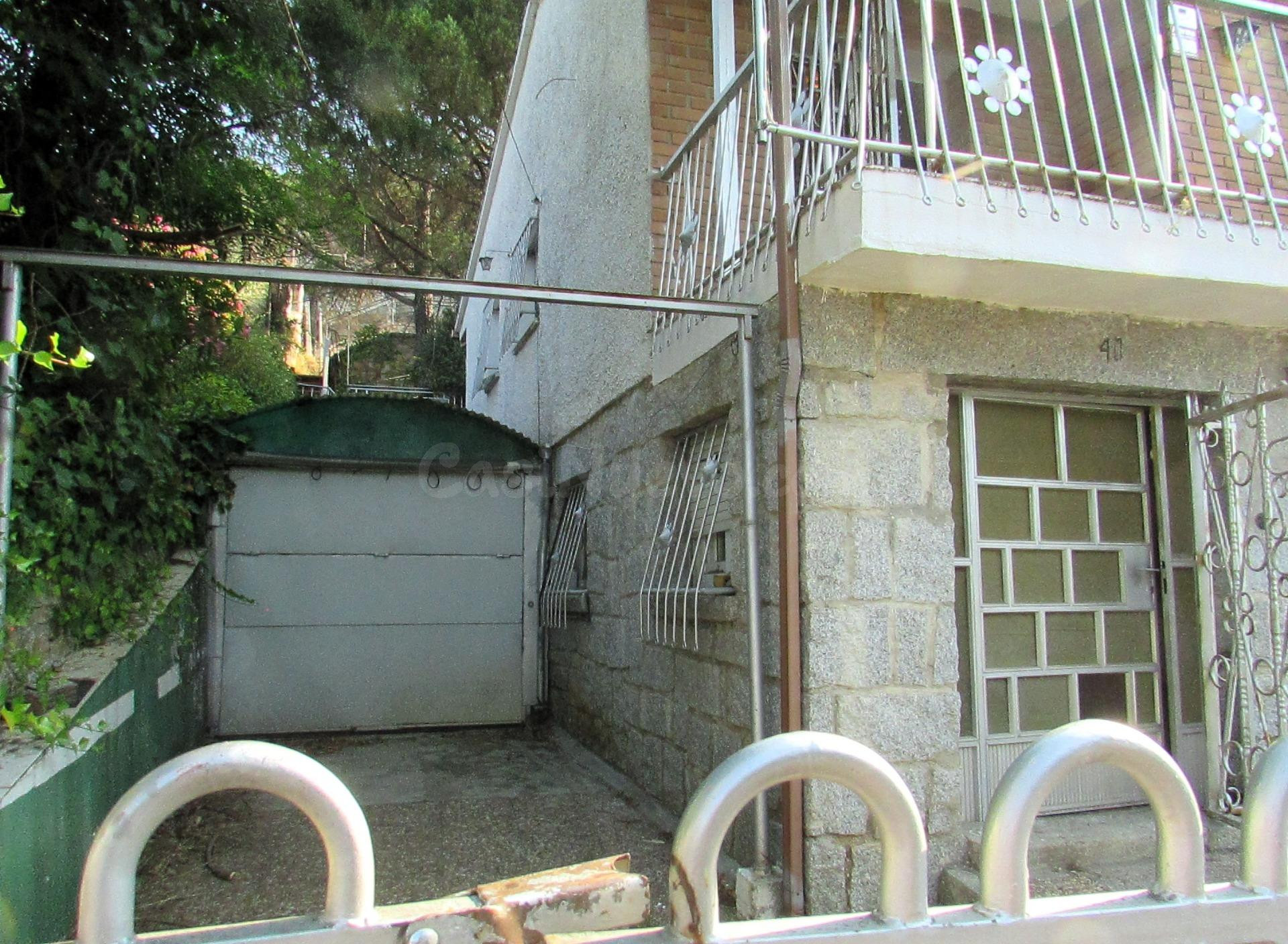CHALET PAREADO CON PRECIOSAS VISTA JUNTO AL PARQUE NATURAL - foto 2