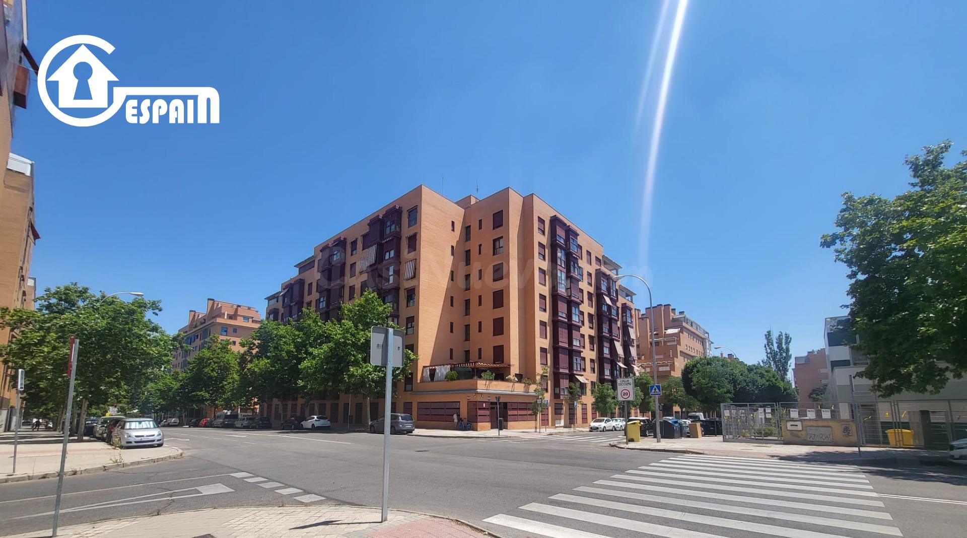 GESPAIN OFRECE PISO EN VENTA EN  PAU DE CARABANCHEL. - foto 2