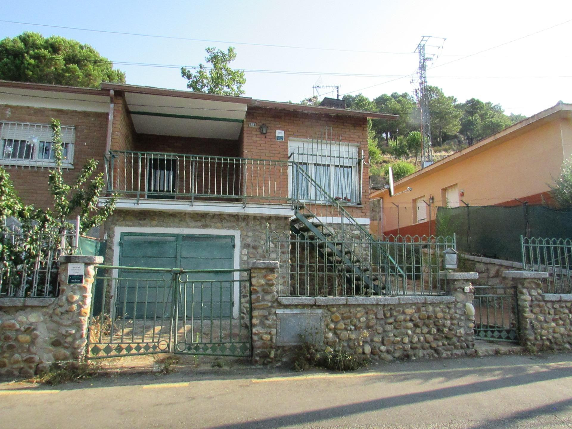 CHALET PAREADO A REFORMAR CON PRECIOSAS VISTAS JUNTO AL PARQ