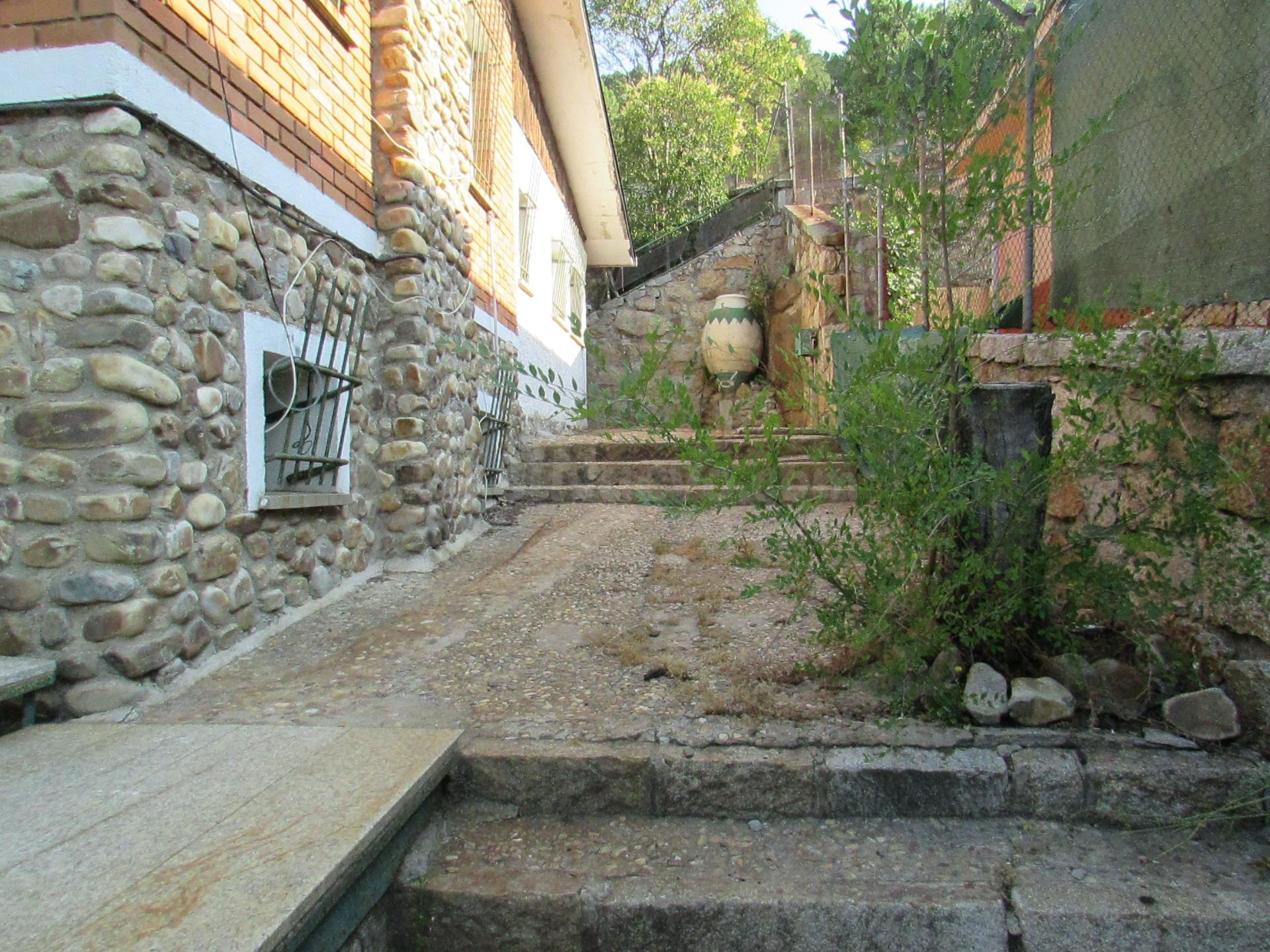 CHALET PAREADO A REFORMAR CON PRECIOSAS VISTAS JUNTO AL PARQ - foto 3