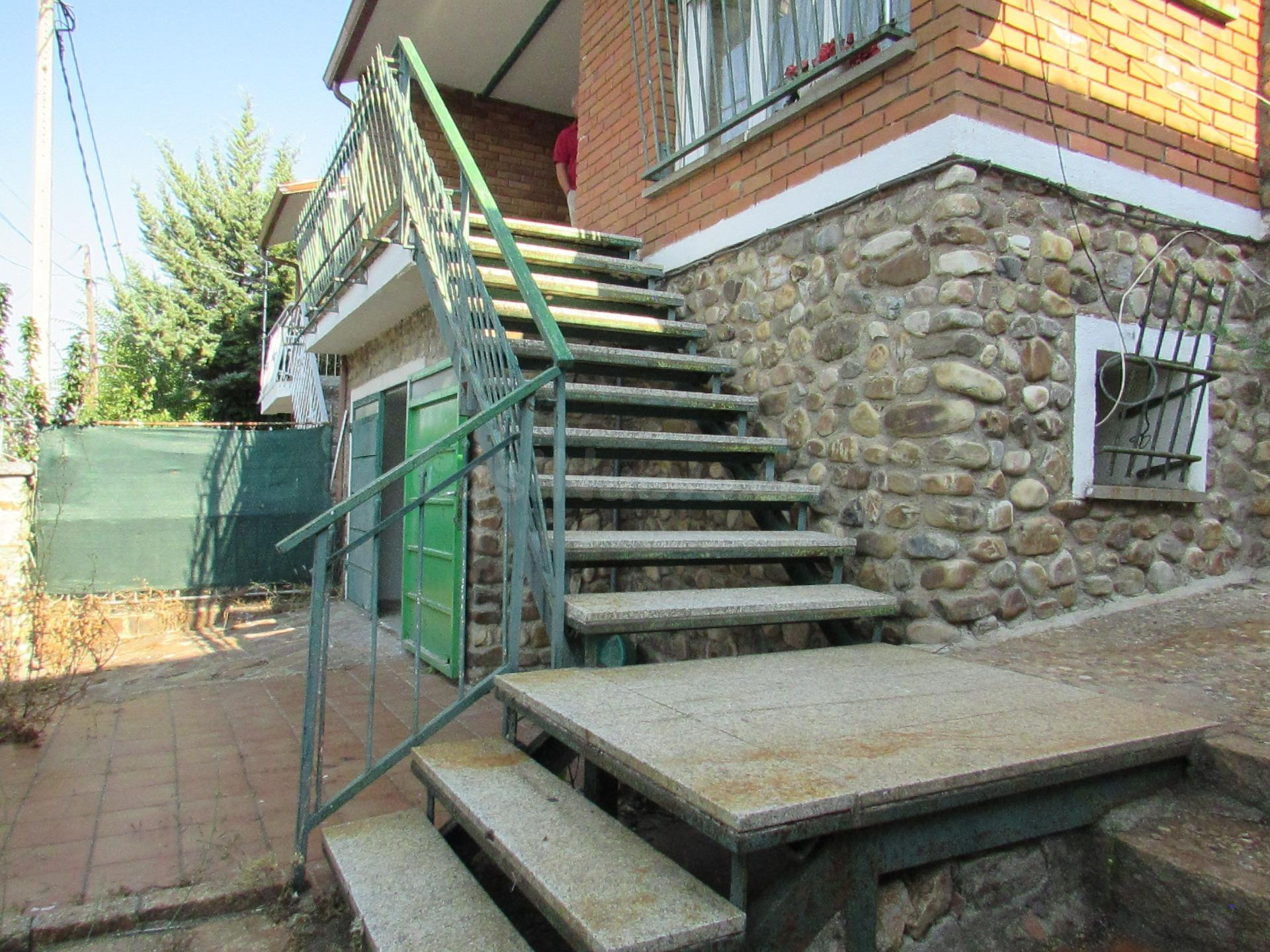 CHALET PAREADO A REFORMAR CON PRECIOSAS VISTAS JUNTO AL PARQ - foto 4