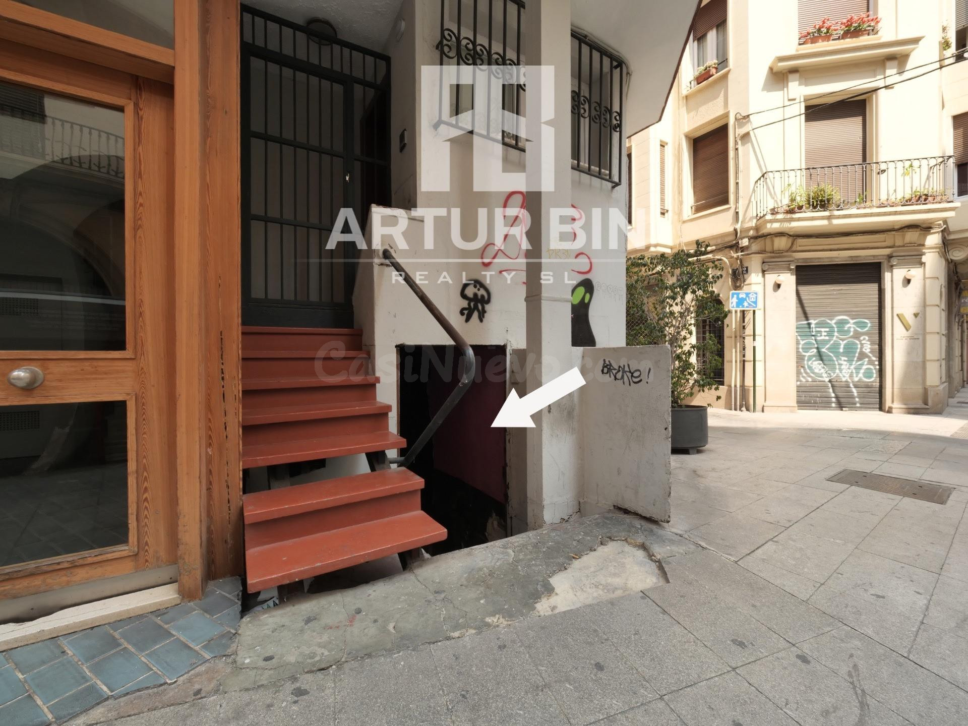 Local comercial 92m² en venta - Ciutat Vella