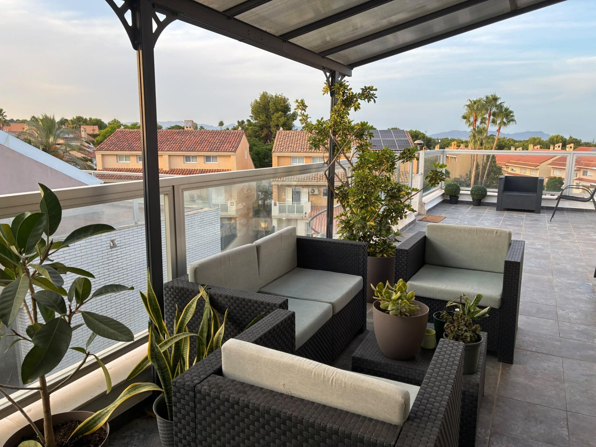 Pareado 5 habitaciones 245m² en venta - URB. CAMPOLIVAR