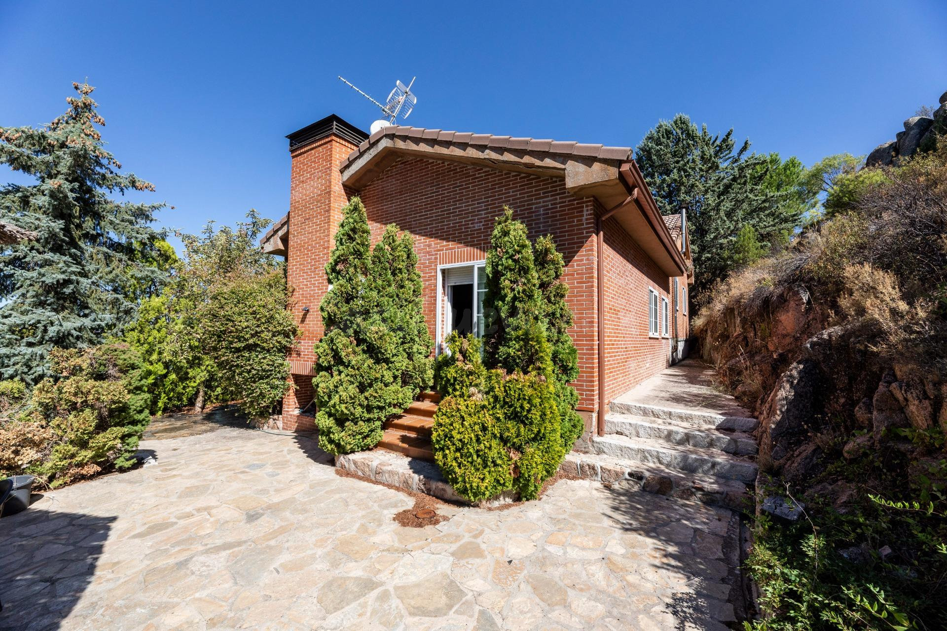 Chalet independiente en Fontenebro - foto 2